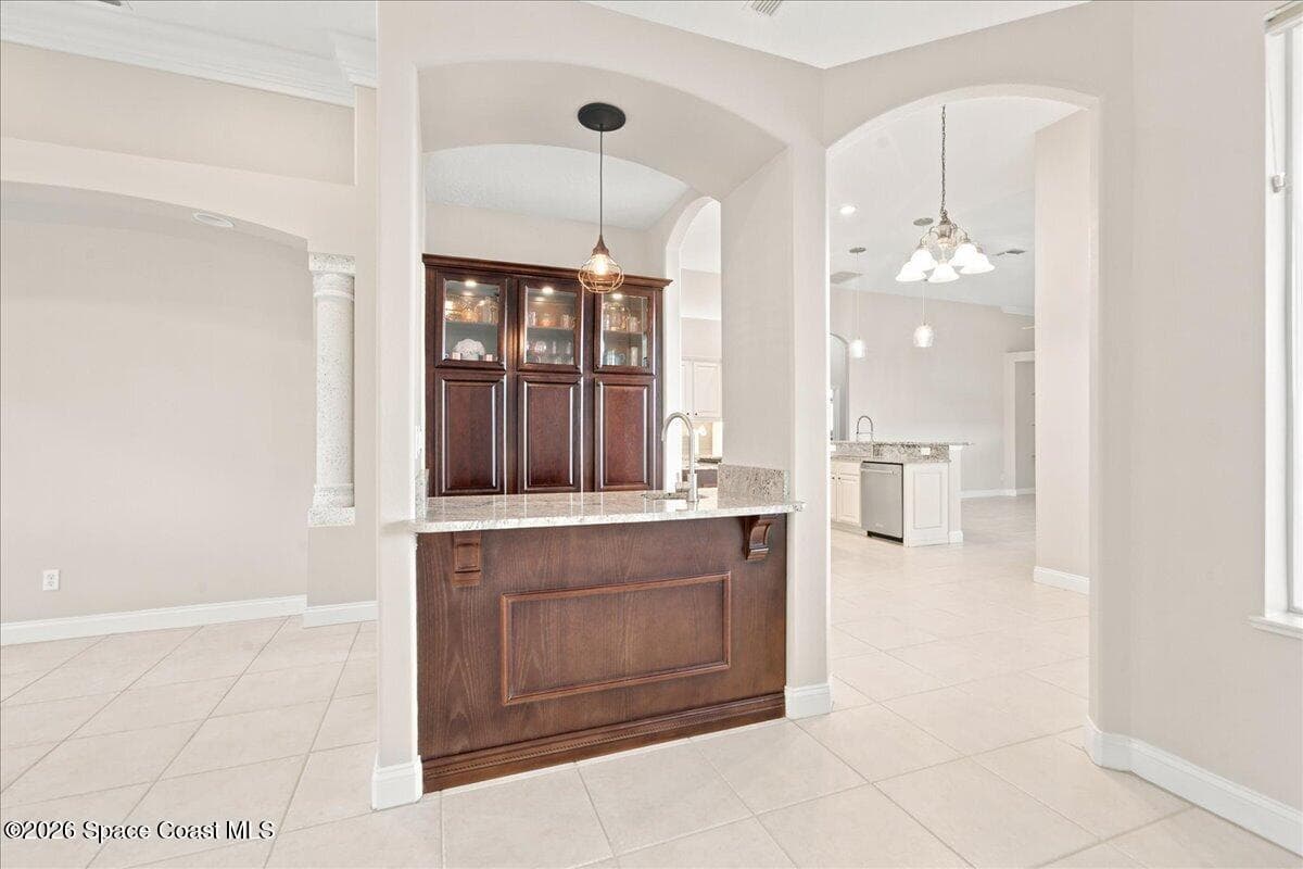 825 Thrasher Drive photo 9