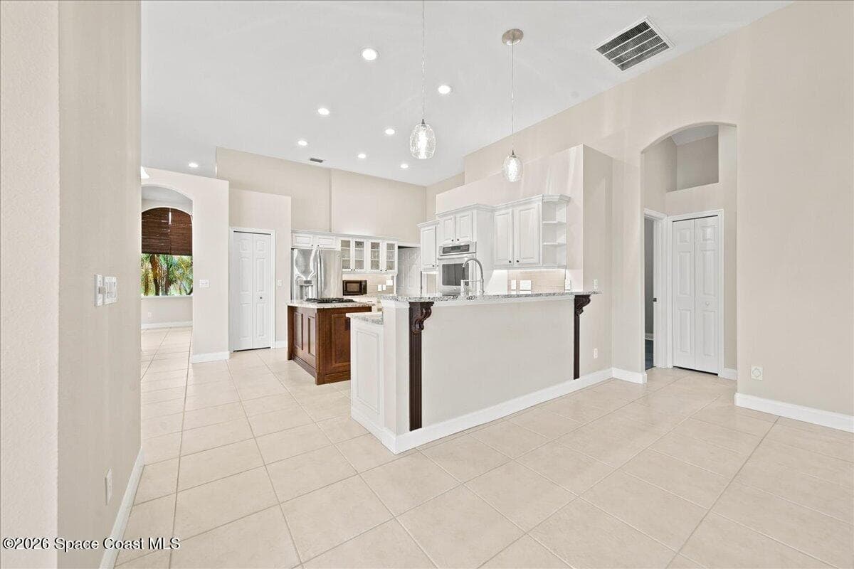 825 Thrasher Drive photo 12