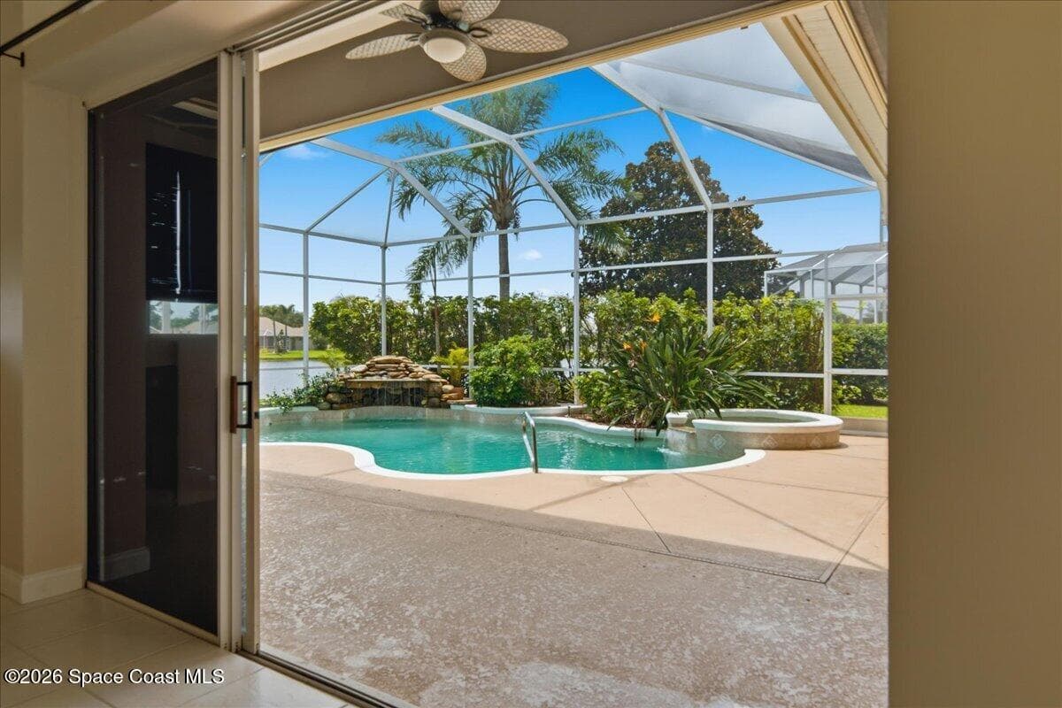 825 Thrasher Drive photo 15