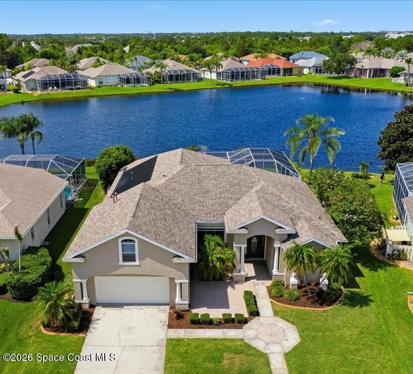 825 Thrasher Drive photo 1