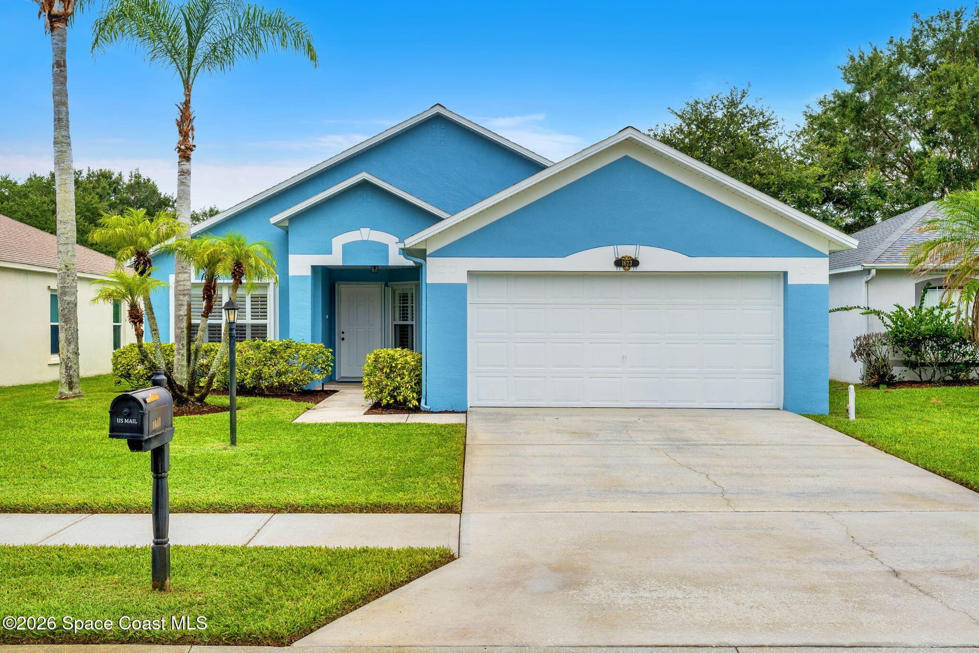 1623 Vista Lake Circle photo 1