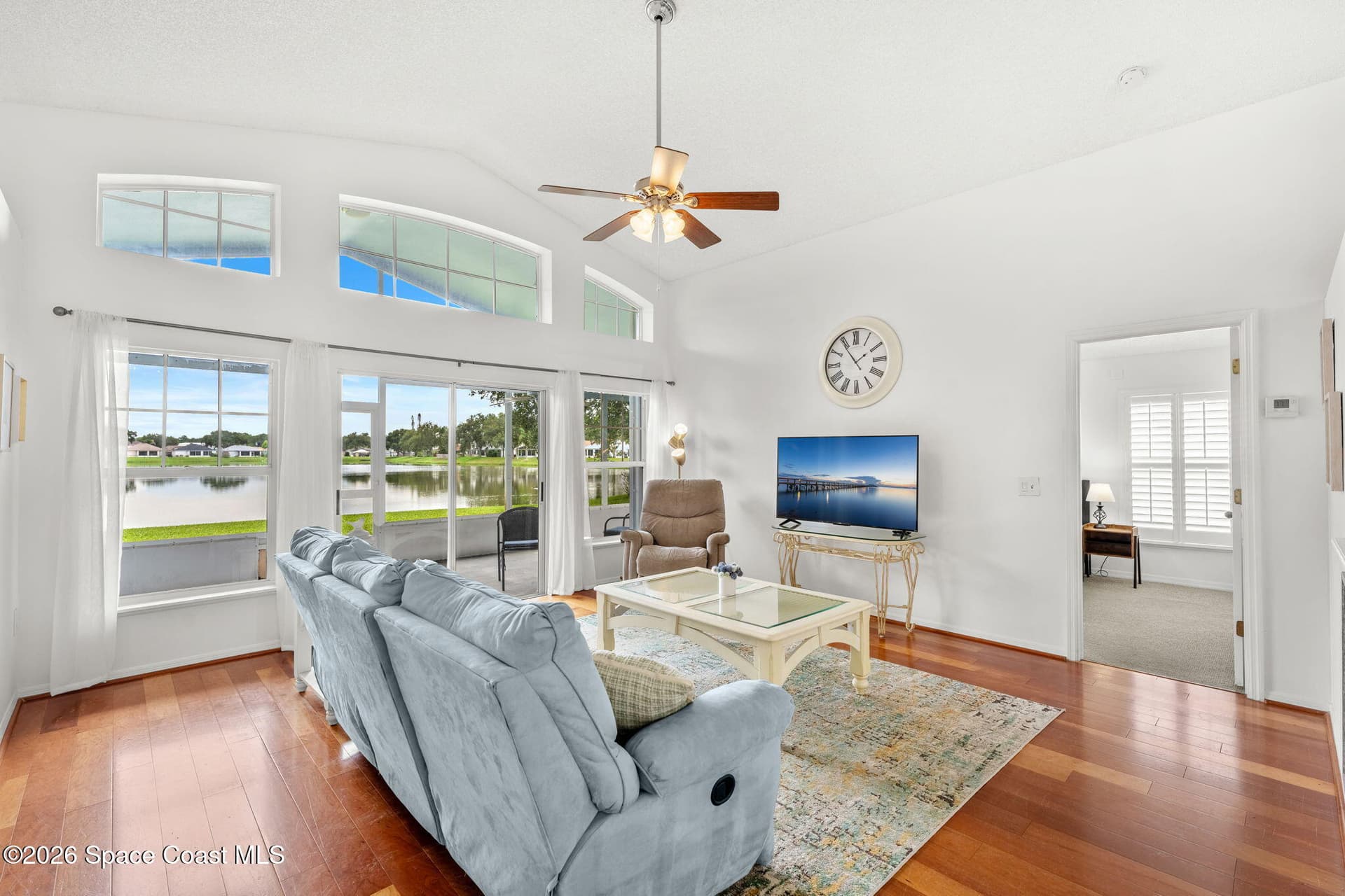 1623 Vista Lake Circle photo 2
