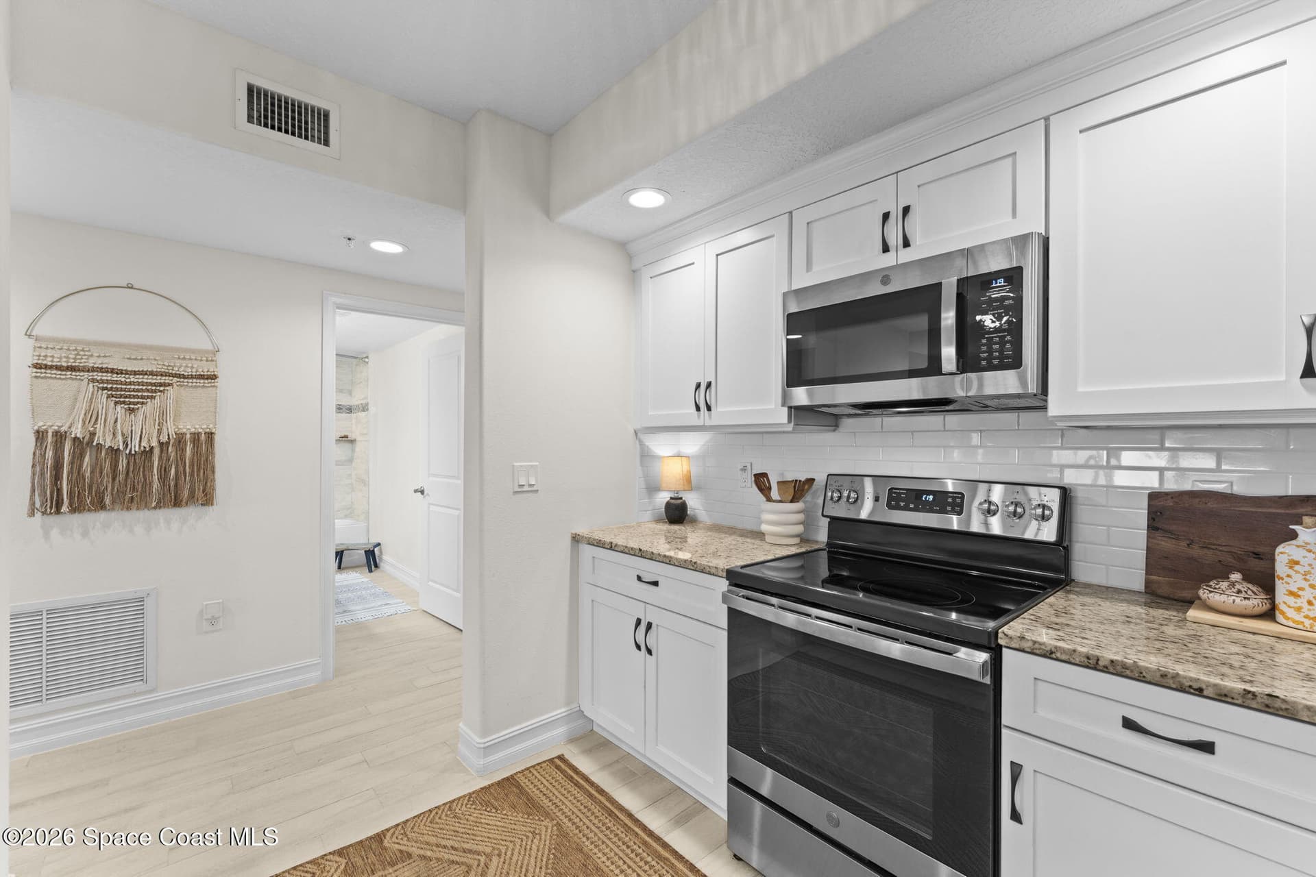 1805 Riverside Drive 503 photo 9