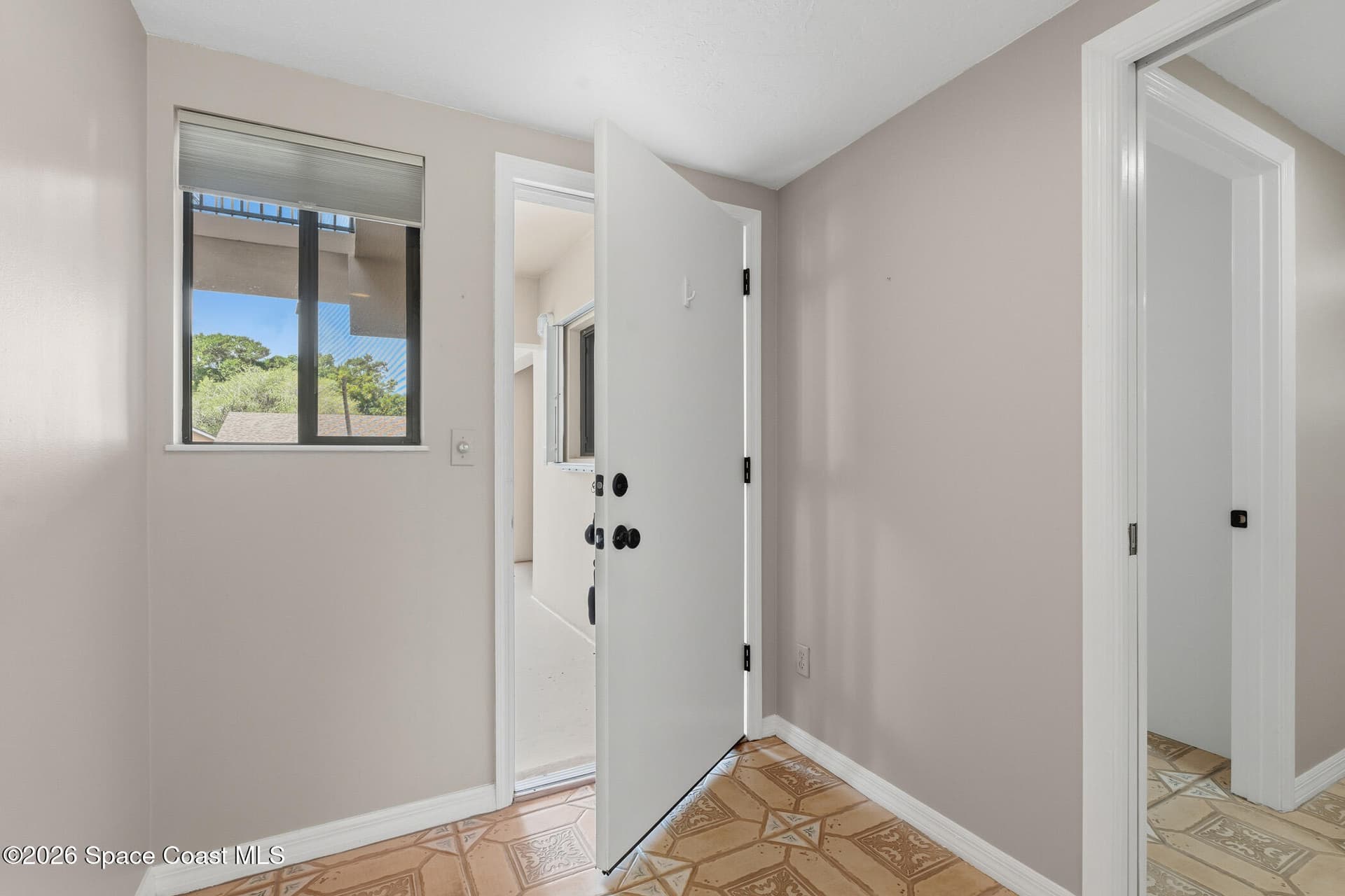 6165 S Mirror Lake Drive 106 photo 4
