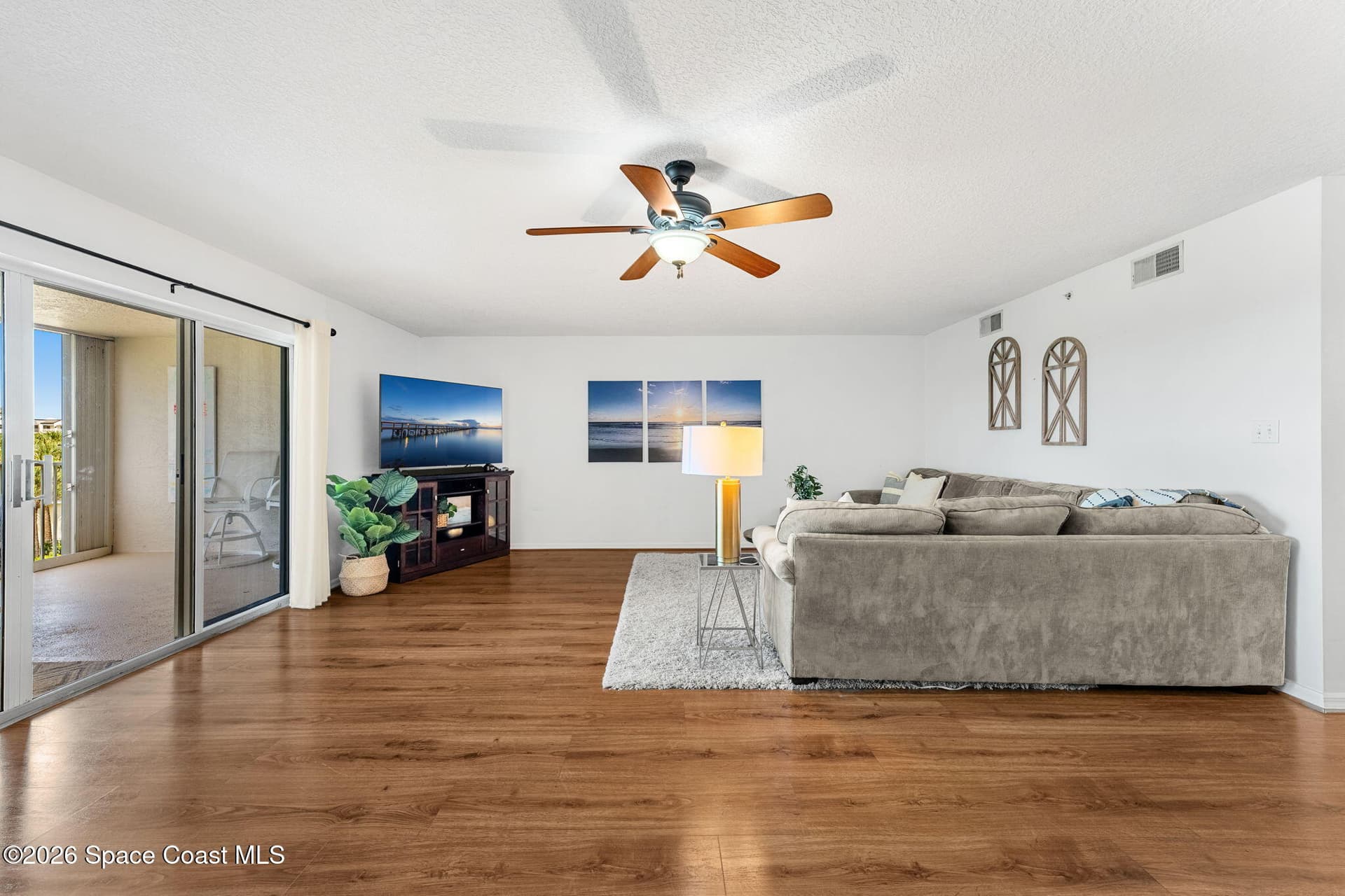 604 Shorewood Drive B302 photo 23