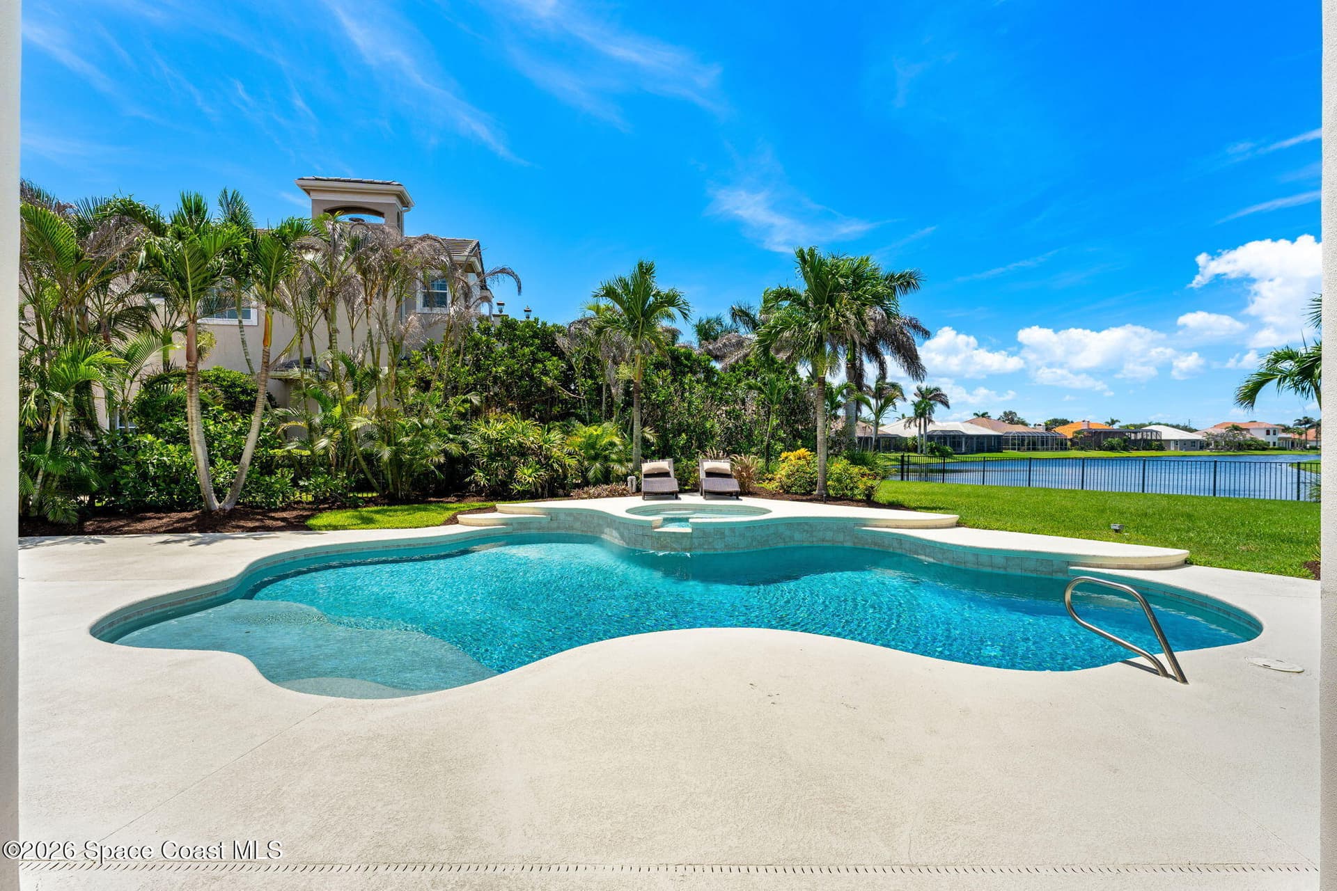 242 Flanders Drive photo 4