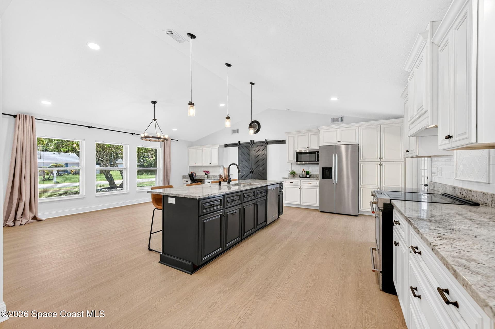 2860 Raintree Lake Circle S photo 18