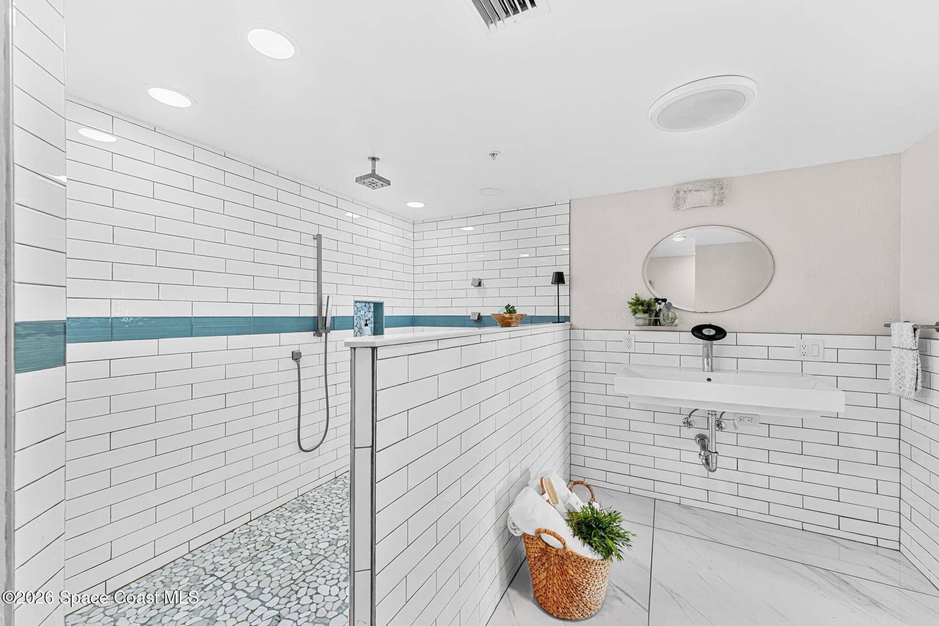 1505 N Highway A1a 302 photo 21