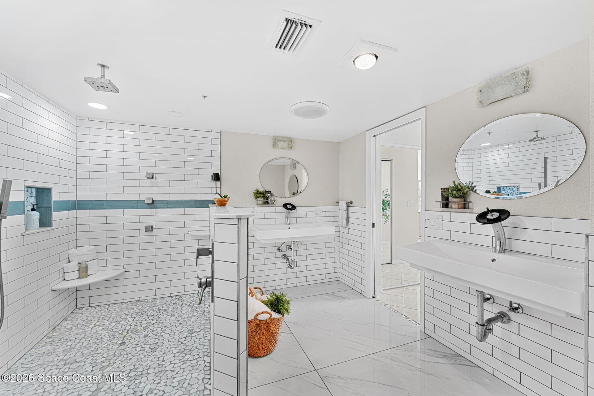 1505 N Highway A1a 302 photo 18