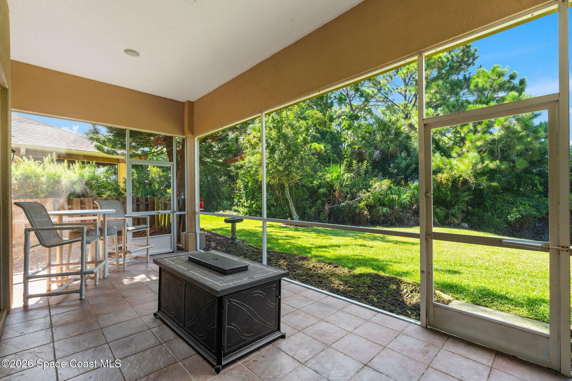 1426 Clubhouse Drive photo 11