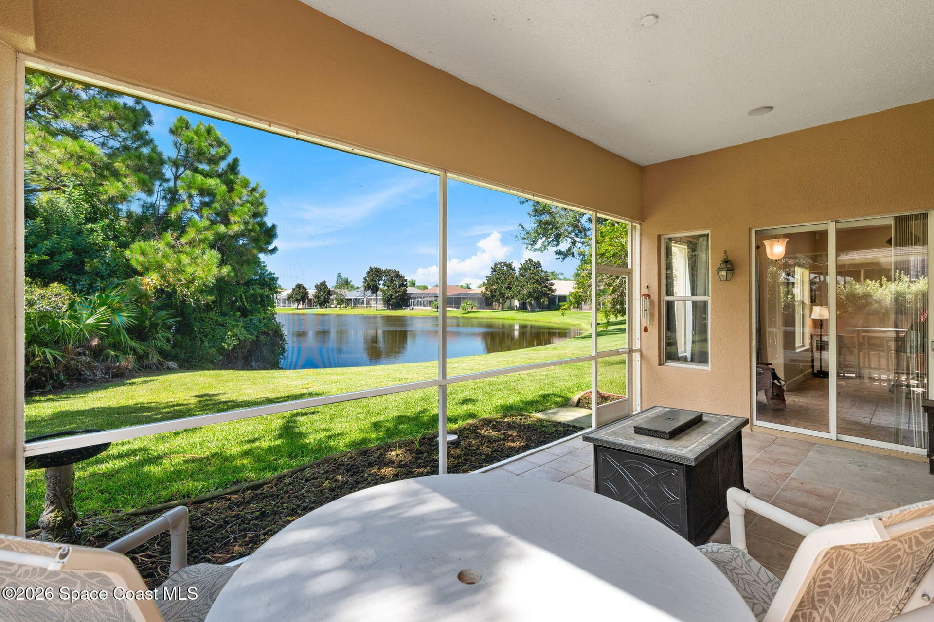 1426 Clubhouse Drive photo 10