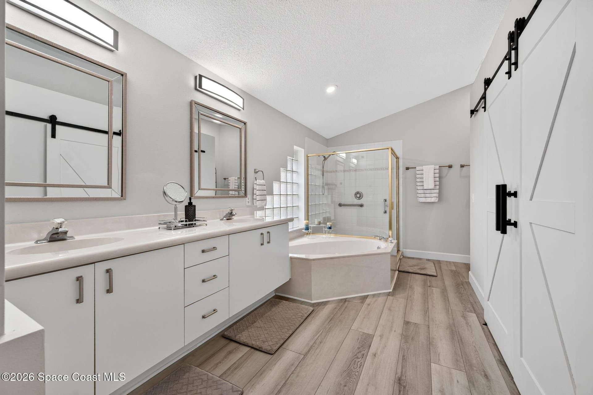3823 Saint Armens Circle photo 18