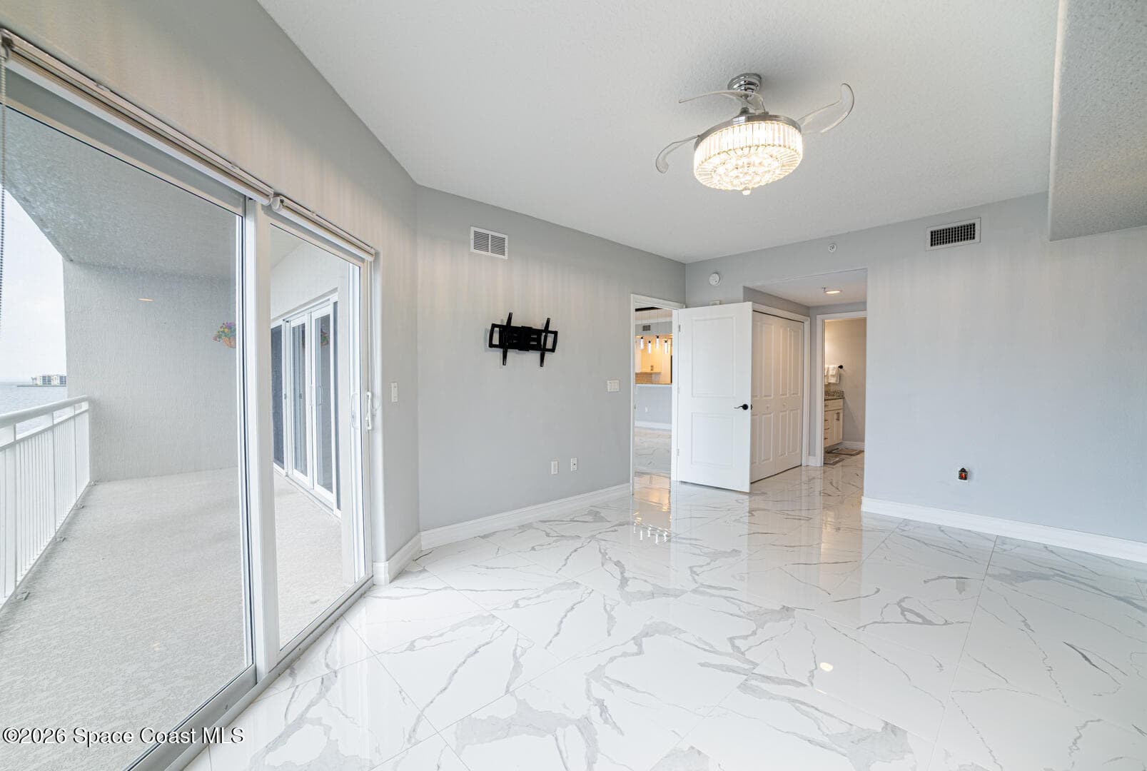 1805 Riverside Drive 302 photo 10