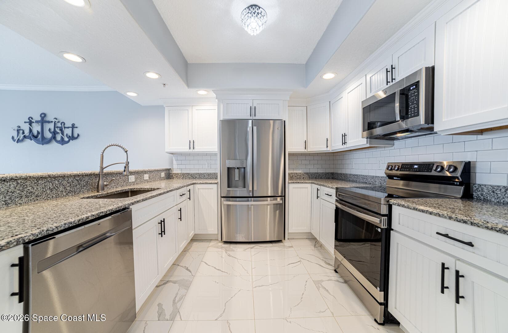 1805 Riverside Drive 302 photo 8