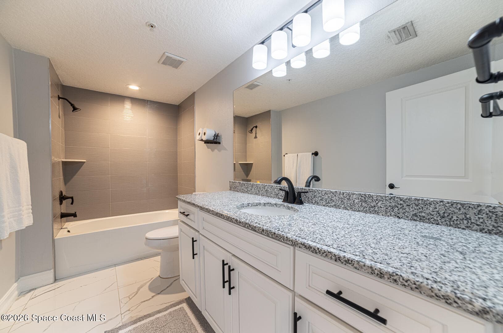 1805 Riverside Drive 302 photo 11