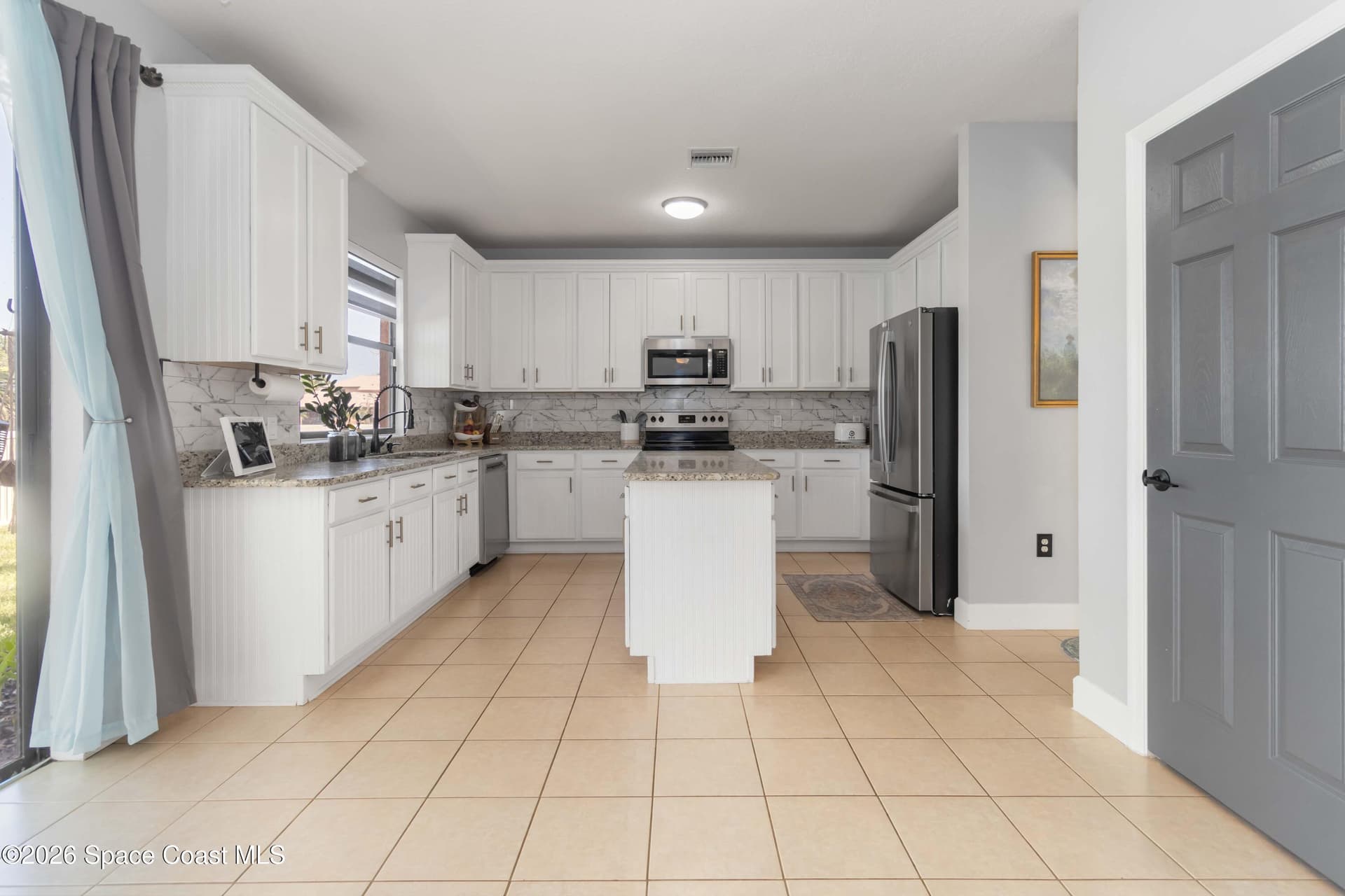 3053 Glenridge Circle photo 9