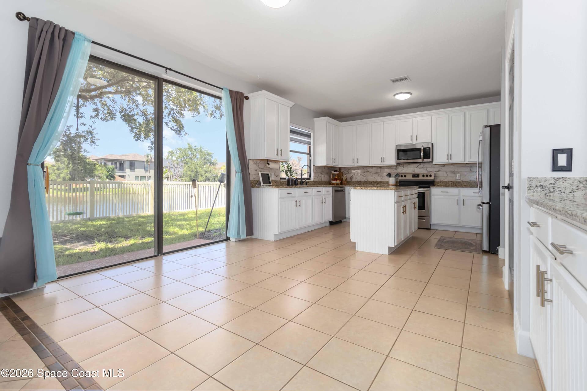 3053 Glenridge Circle photo 10
