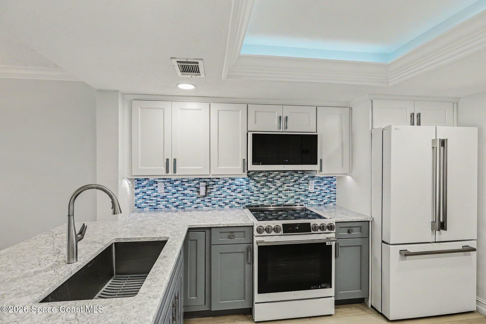 555 Harrison Avenue 504 photo 8