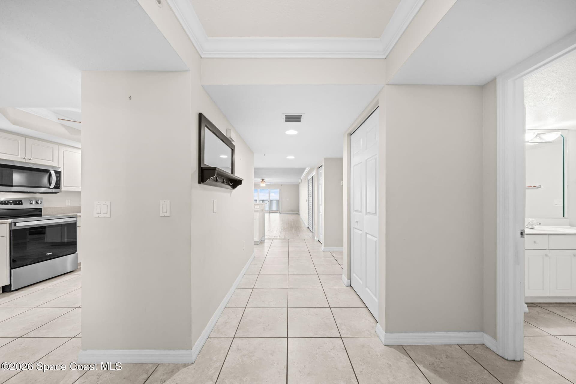 7028 Sevilla Court 202 photo 7