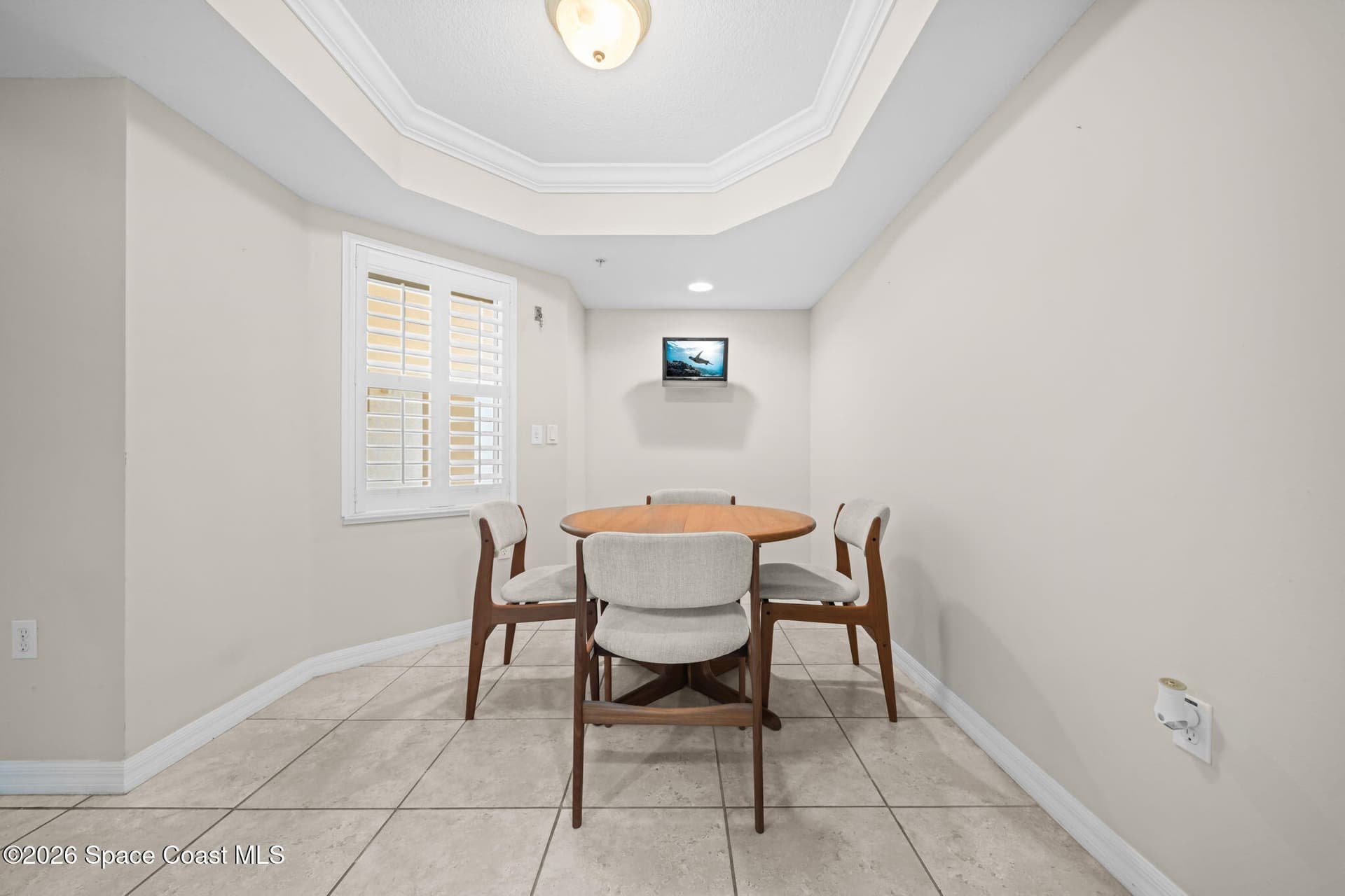 7028 Sevilla Court 202 photo 14