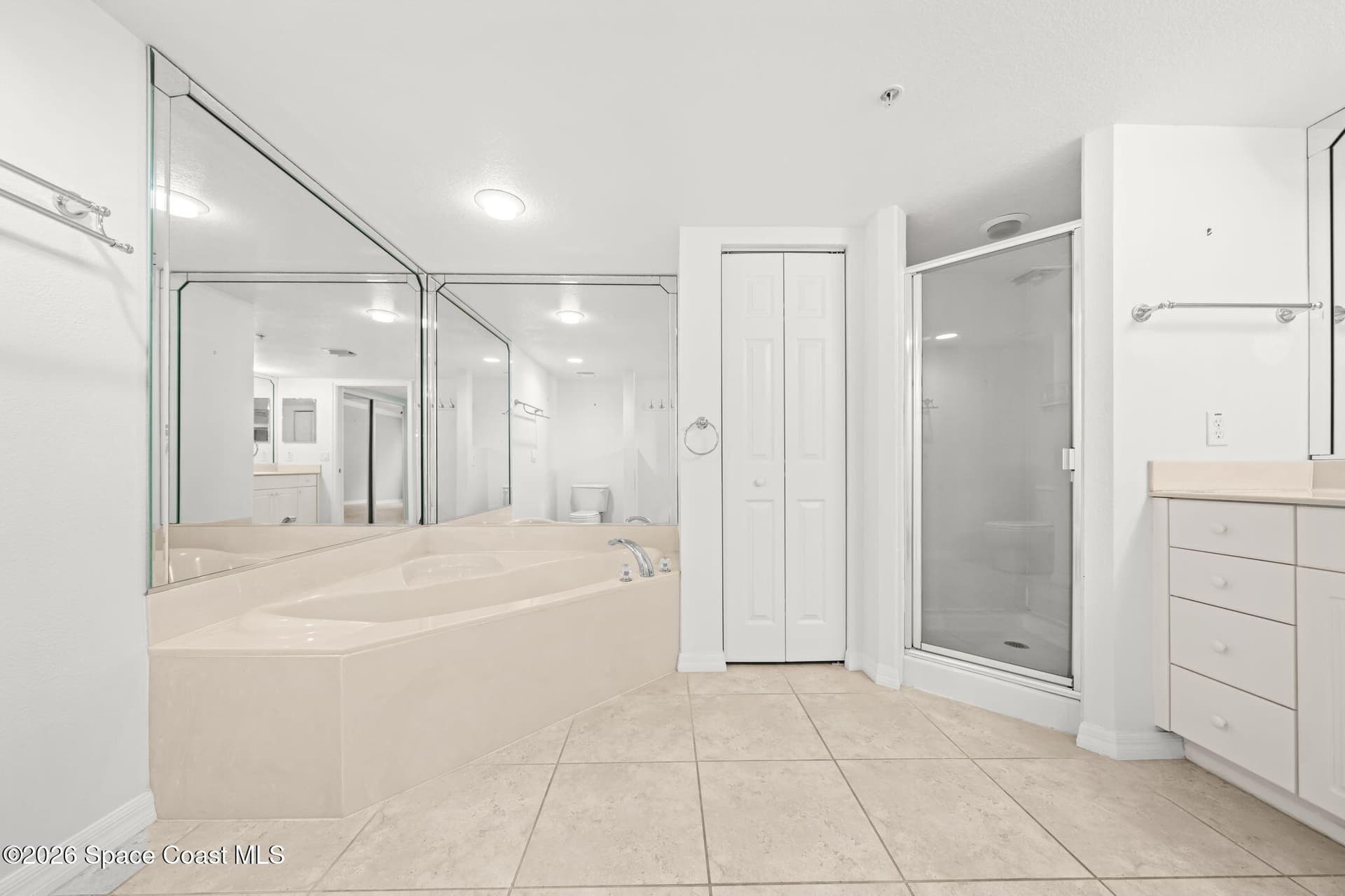 7028 Sevilla Court 202 photo 15