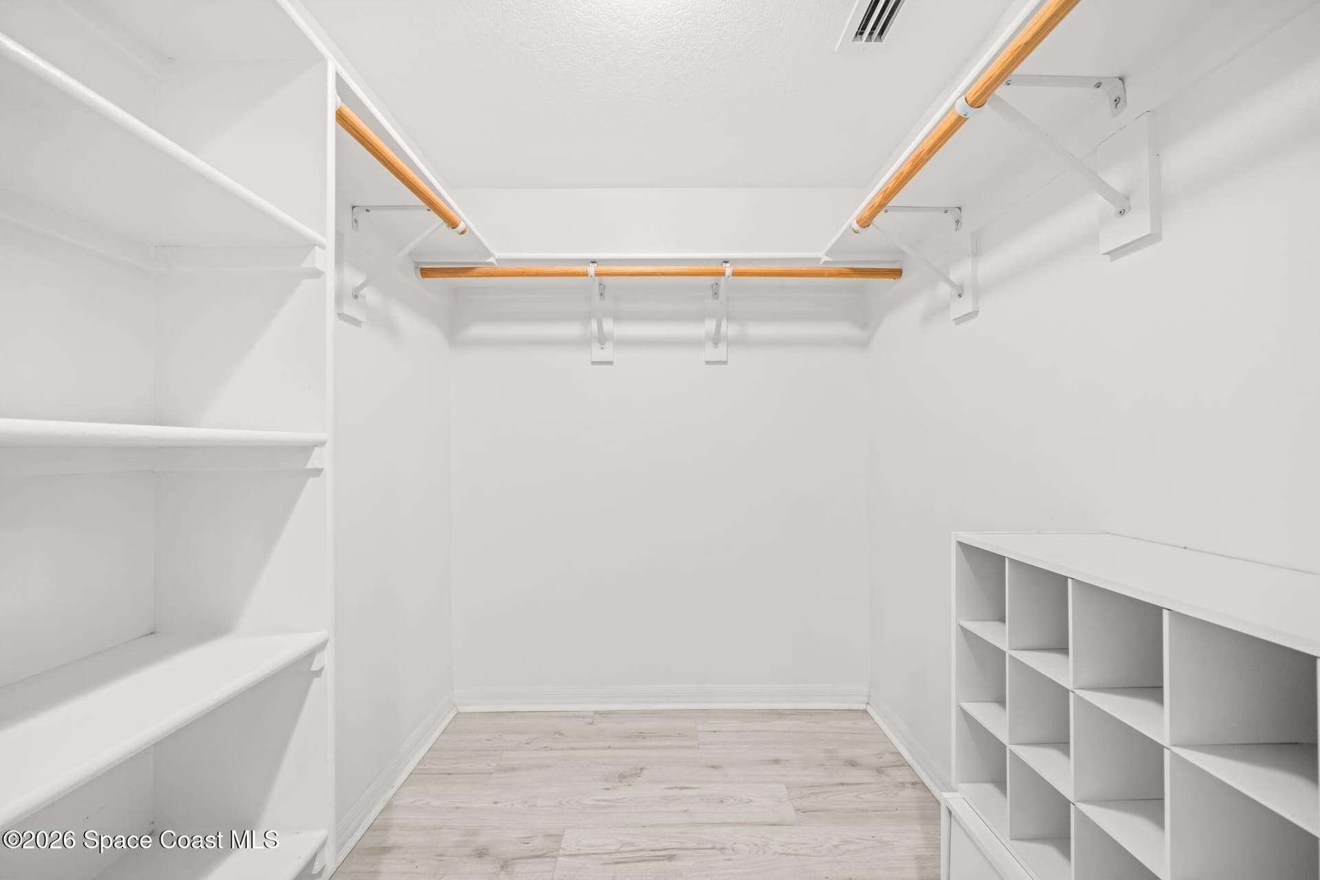 7028 Sevilla Court 202 photo 17