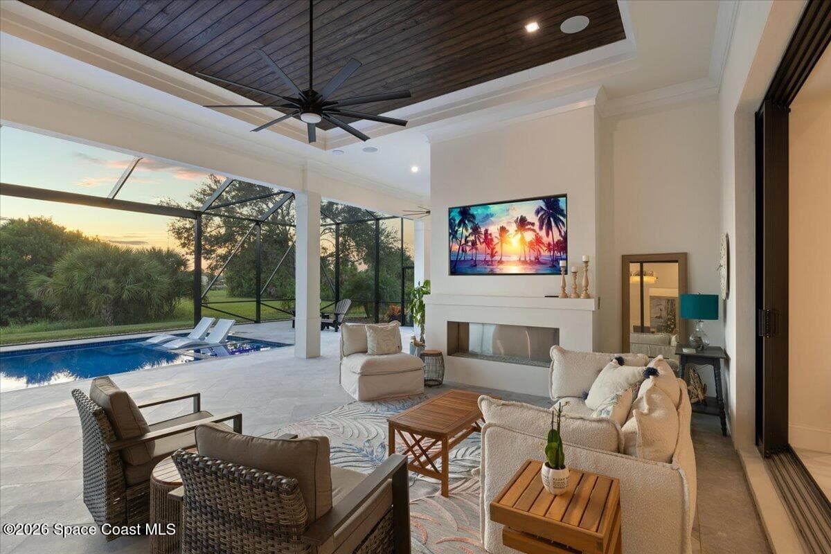 1023 W Polo Grounds Drive photo 6