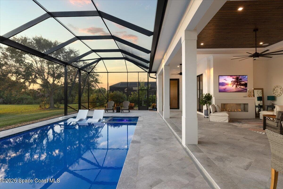1023 W Polo Grounds Drive photo 8