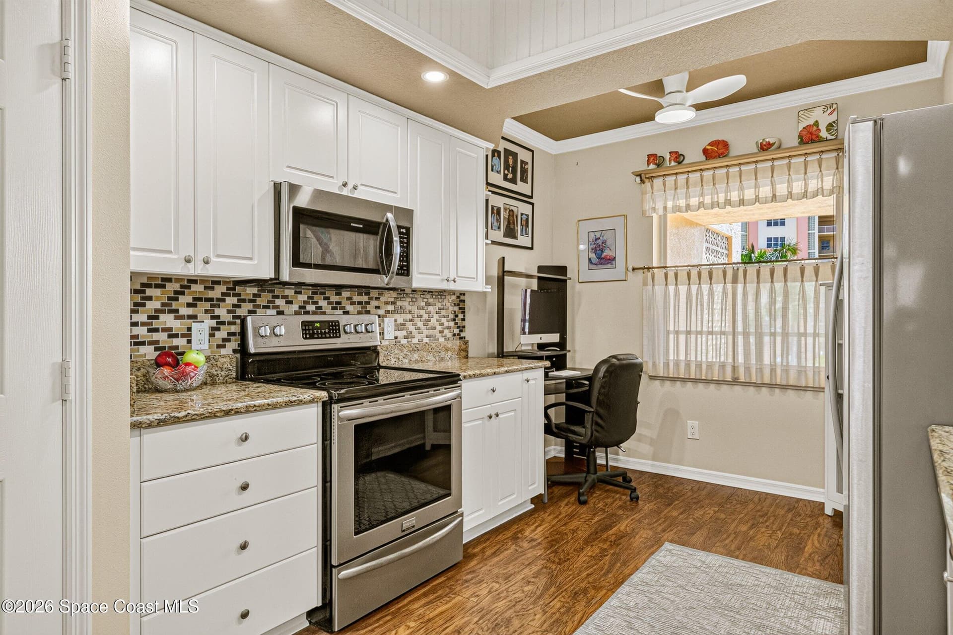 100 Riverside Drive 402 photo 15