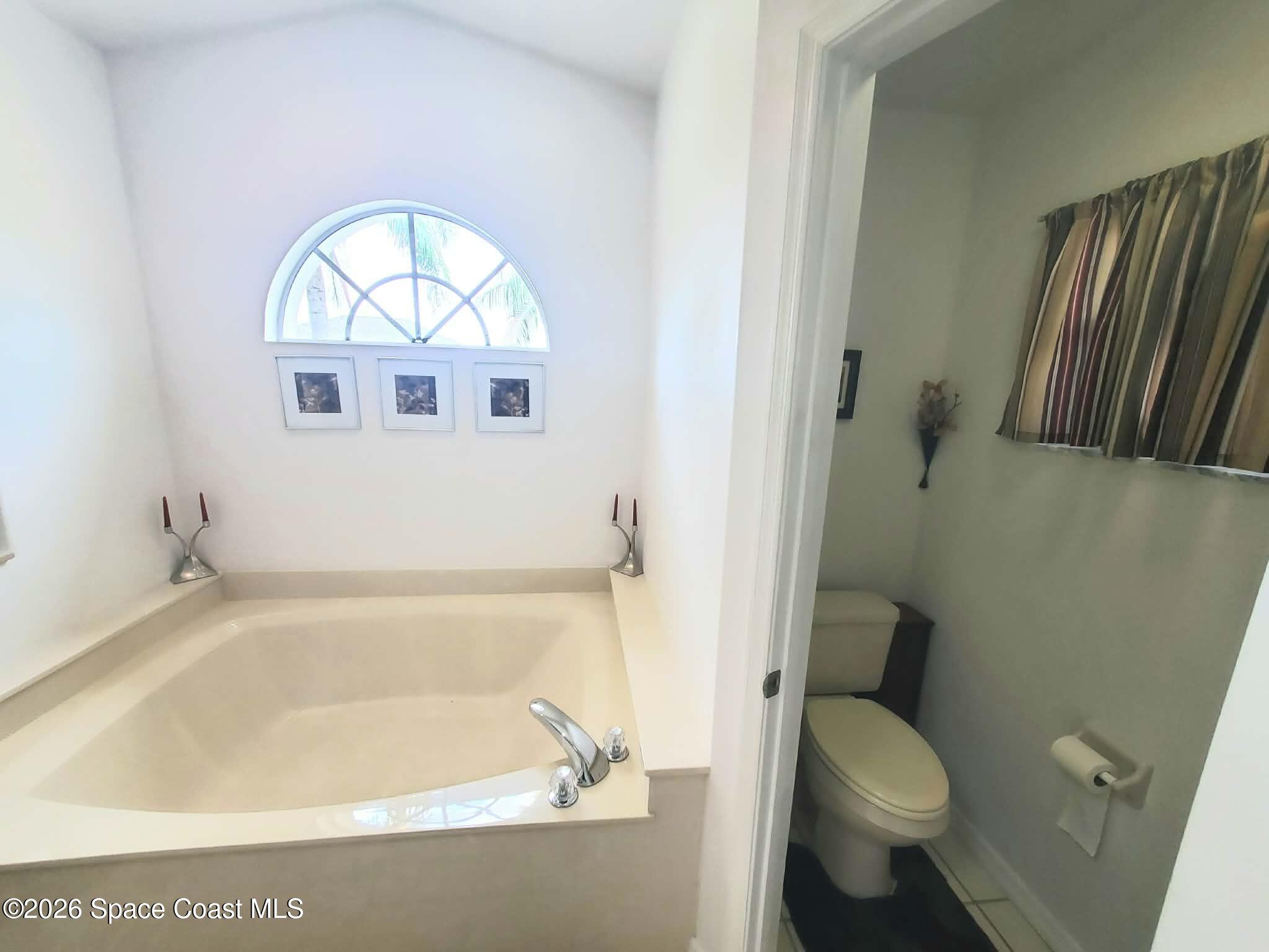 1004 Heatherwood Way photo 11