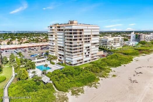 877 N Highway A1a 104 photo 3
