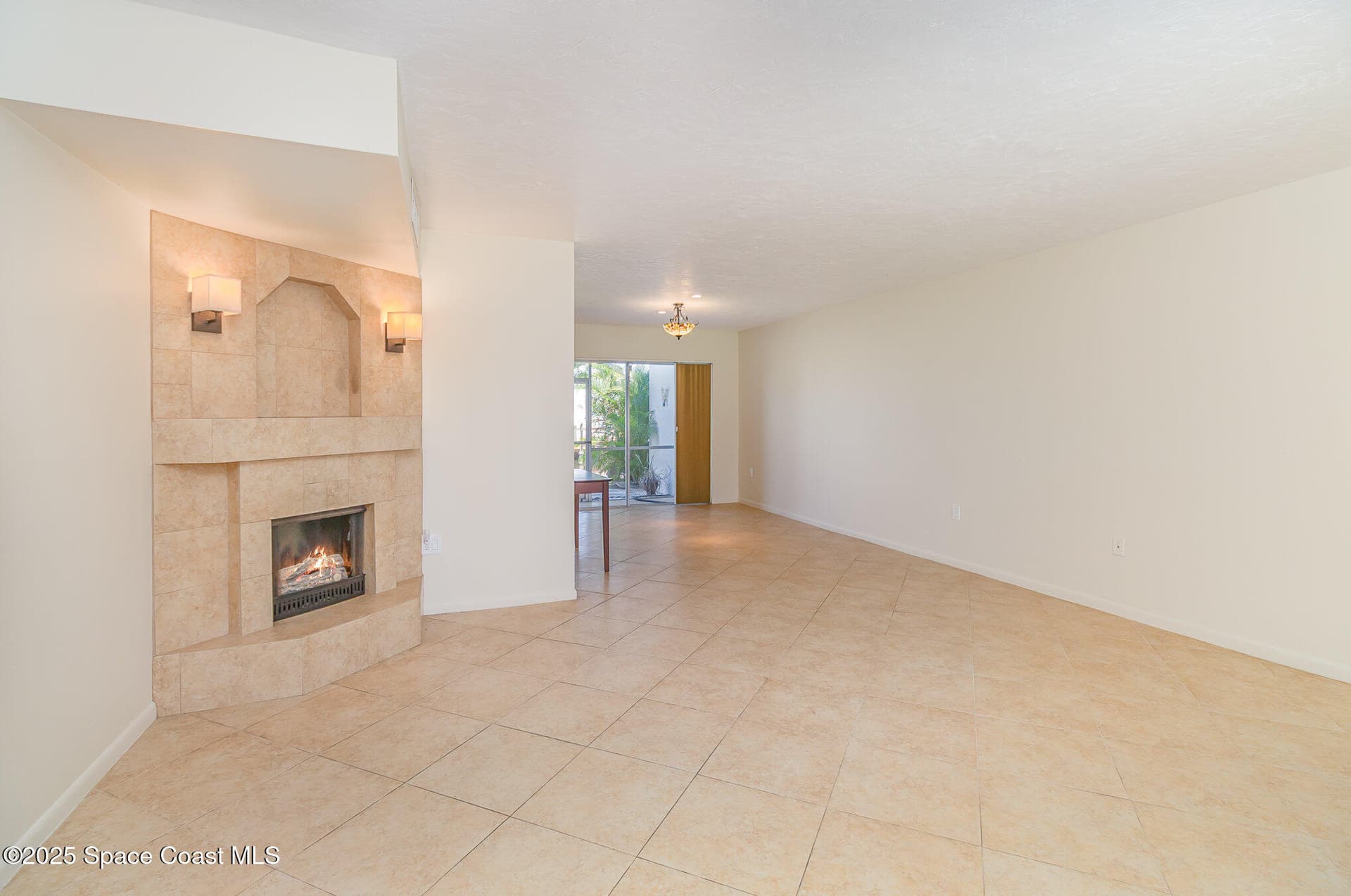 446 Blue Jay Lane photo 2