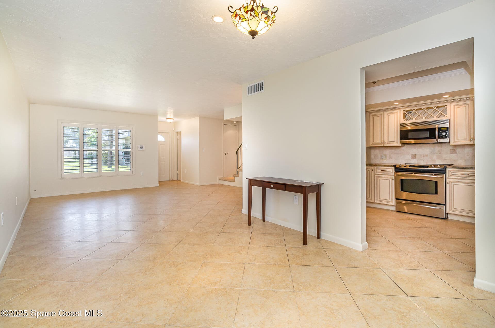 446 Blue Jay Lane photo 3