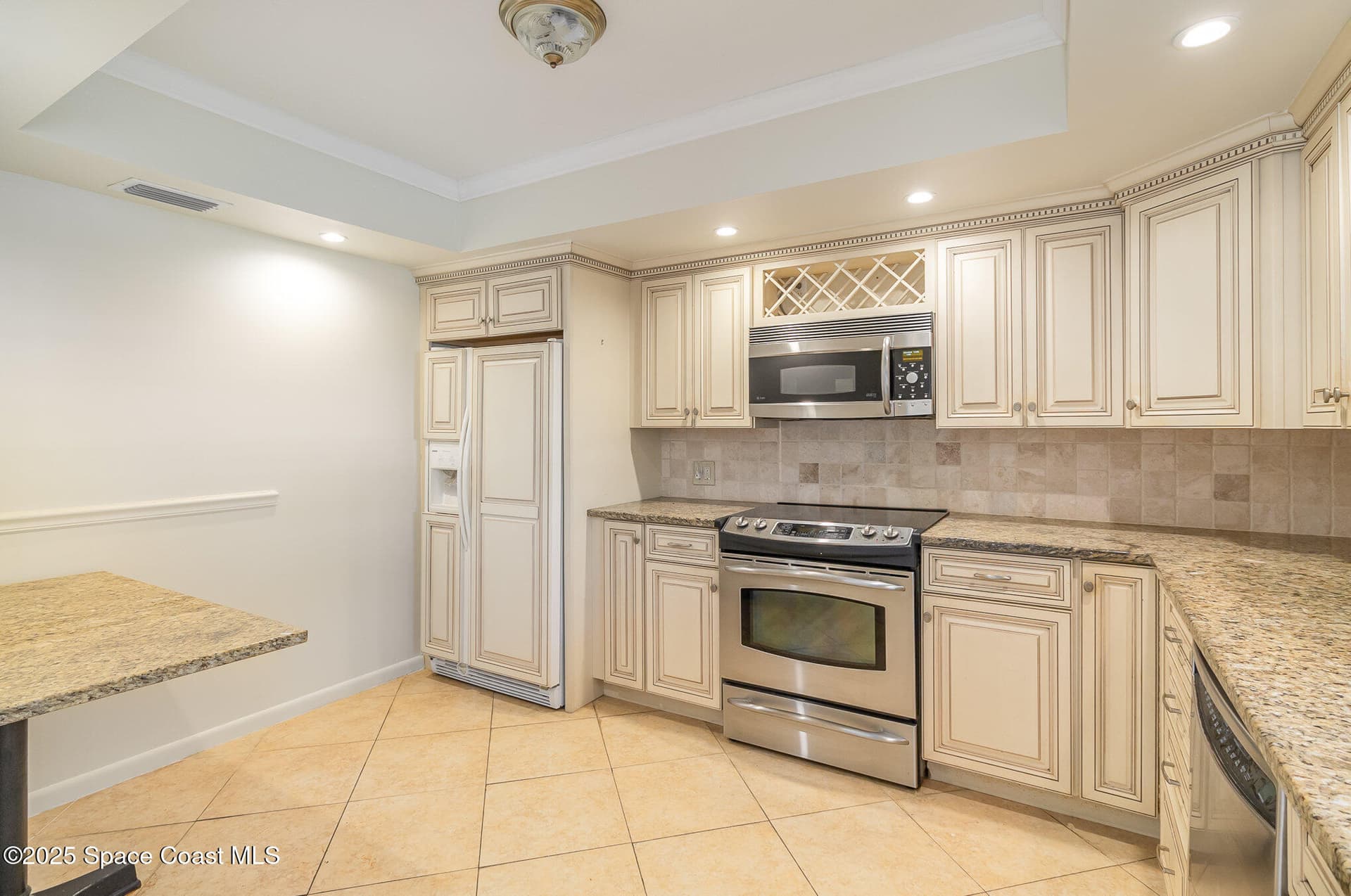 446 Blue Jay Lane photo 4
