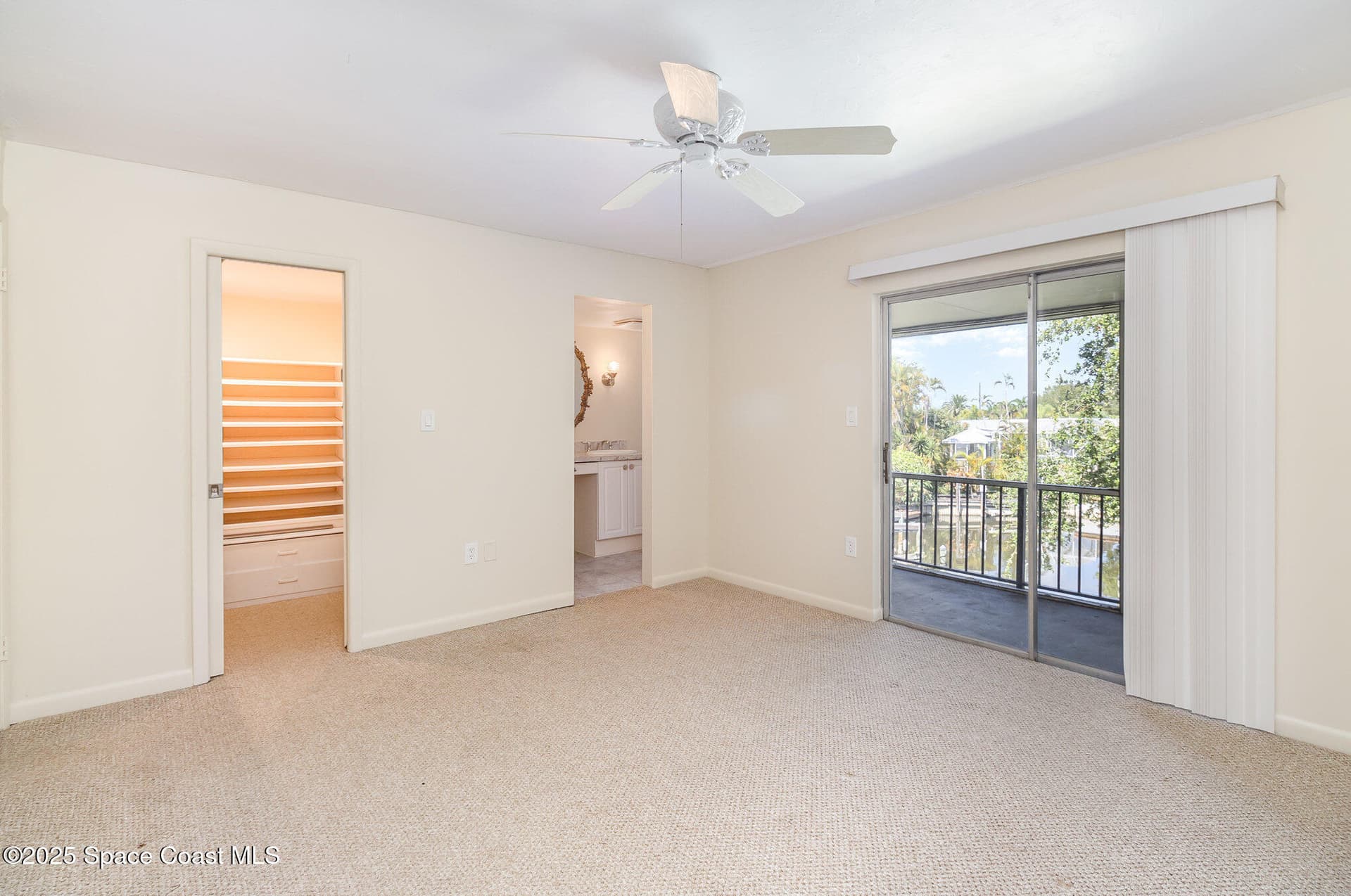 446 Blue Jay Lane photo 8