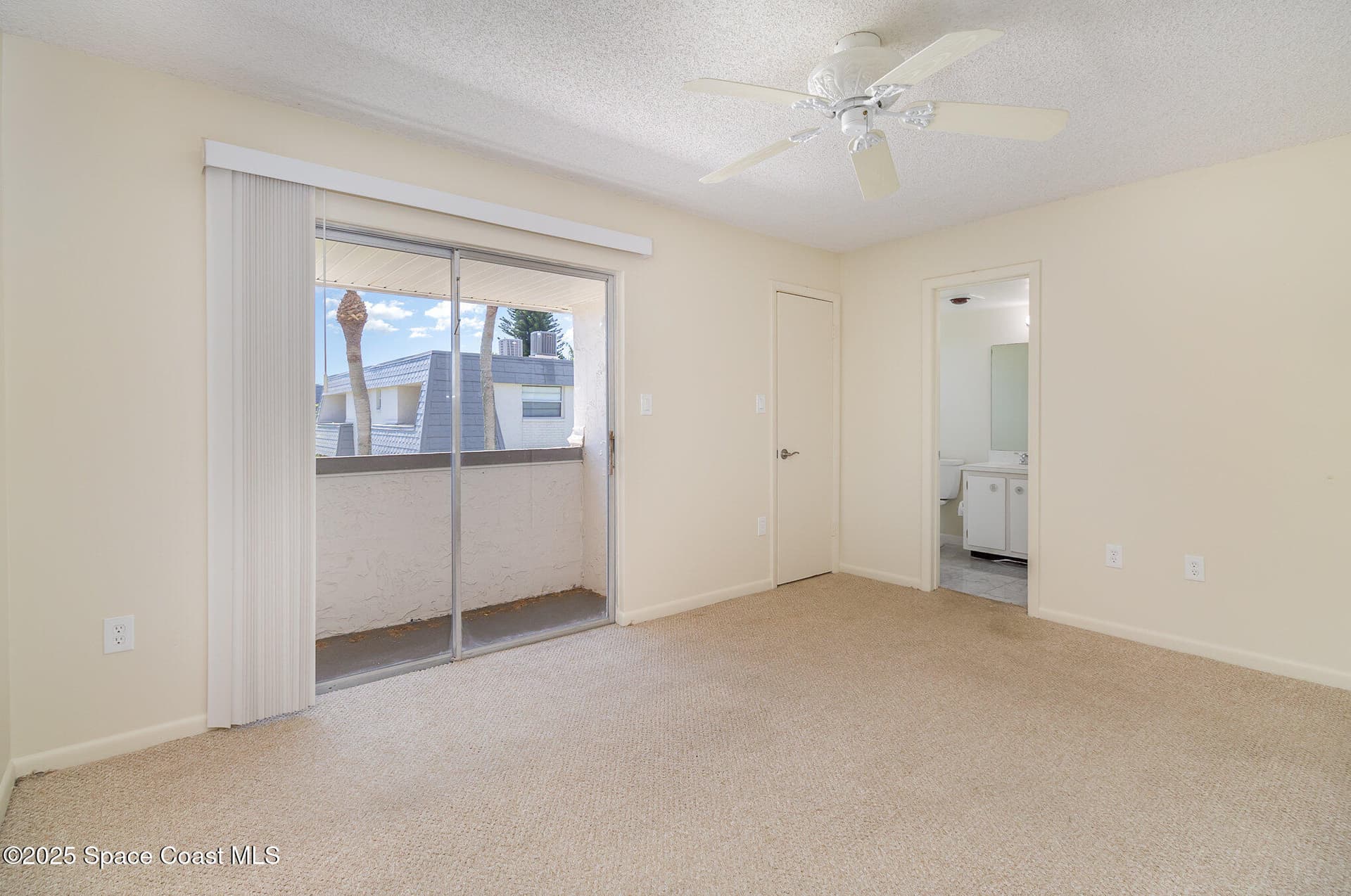 446 Blue Jay Lane photo 14