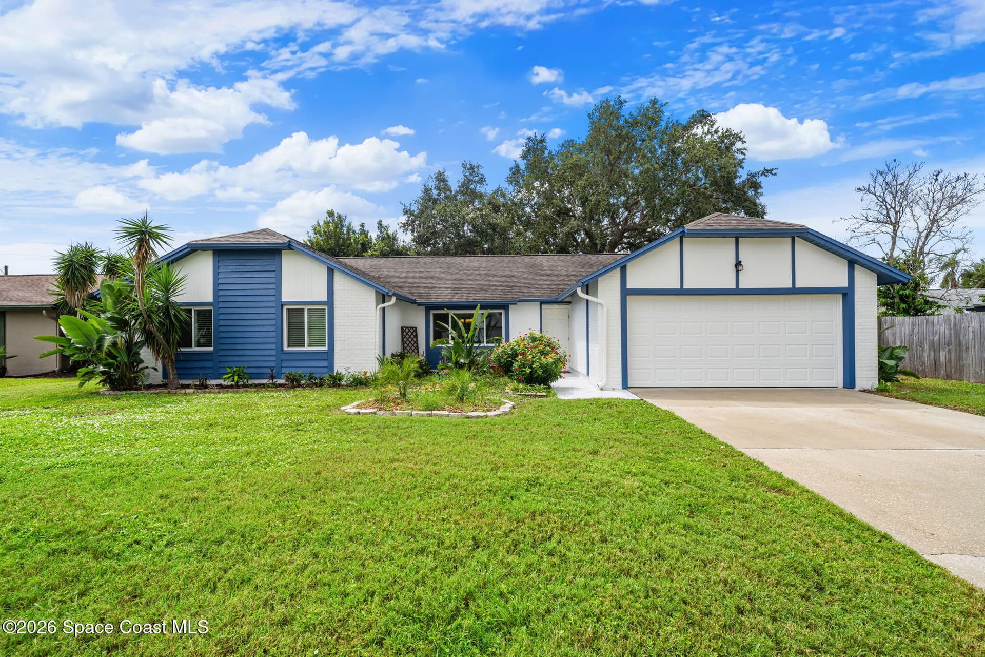 2410 Raintree Lake Circle photo 1