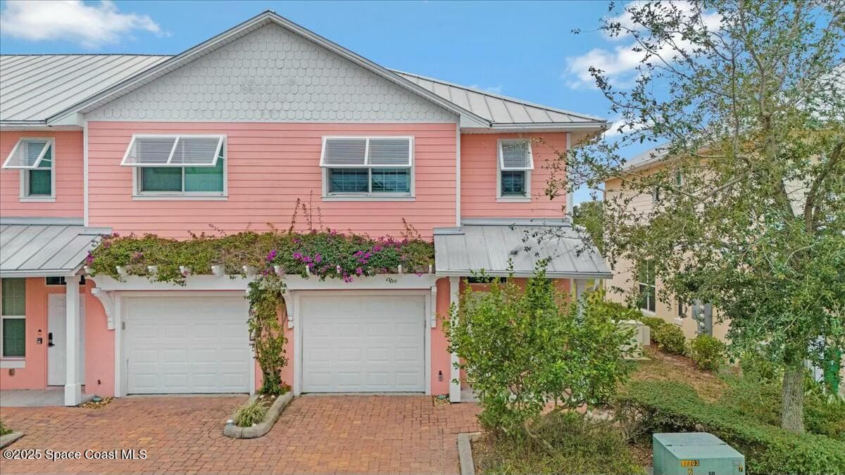 211 Ivory Coral Lane 104 photo 5