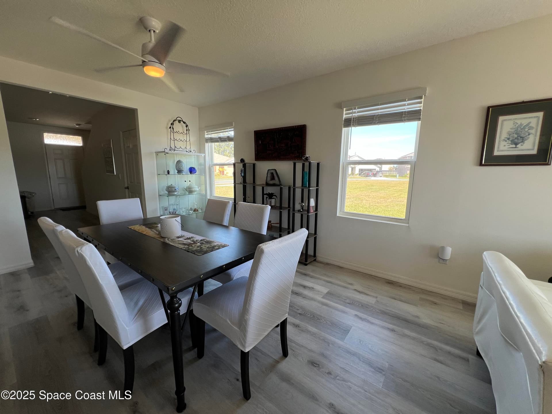 976 Trinity Street photo 3