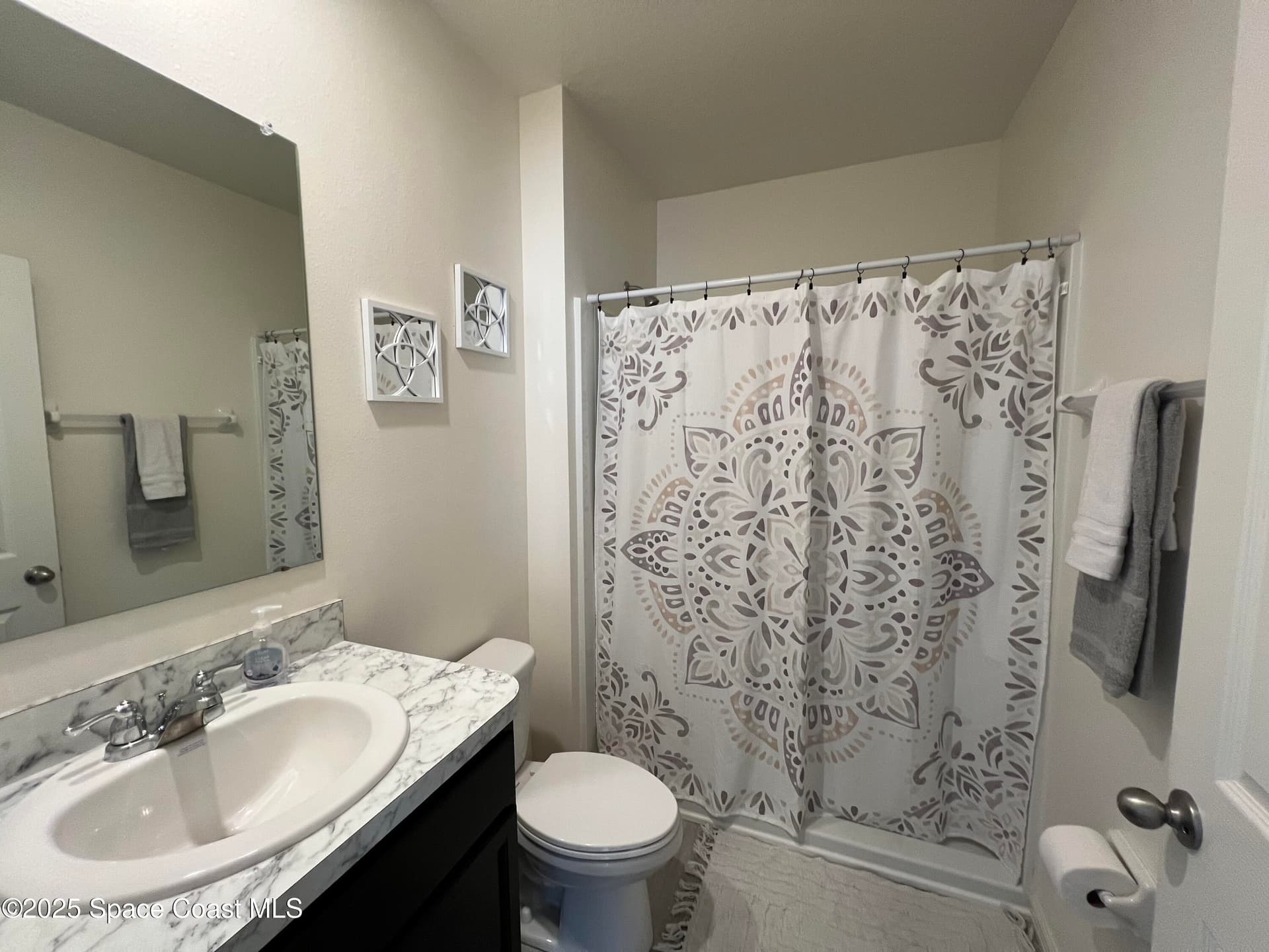 976 Trinity Street photo 14