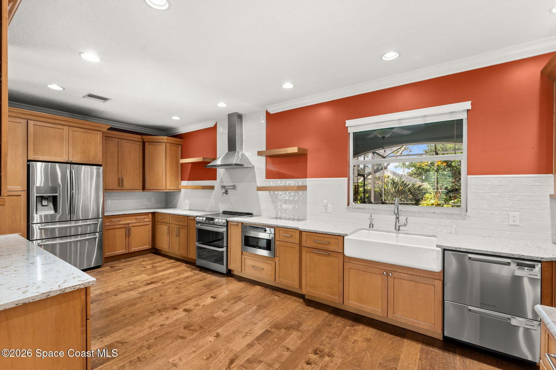 889 Woodbine Drive photo 13