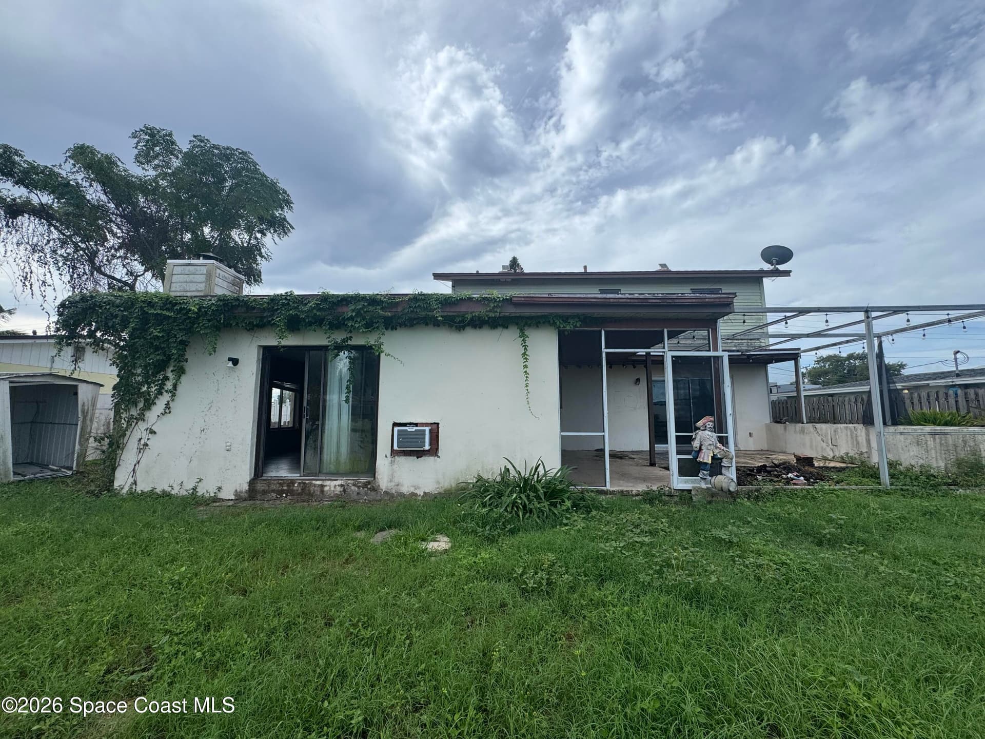 340 Riverside Avenue photo 2