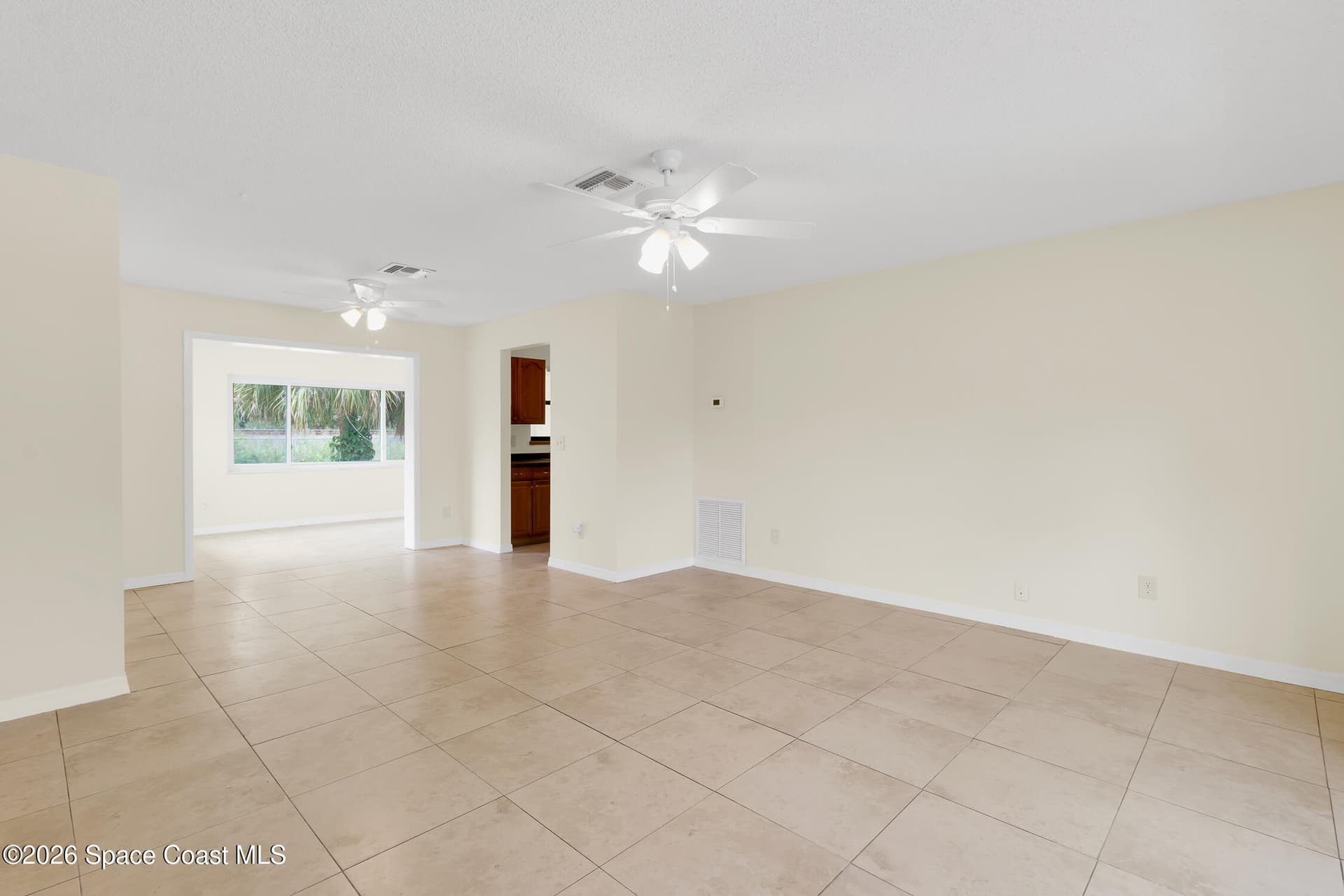 9884 Pine Street photo 9
