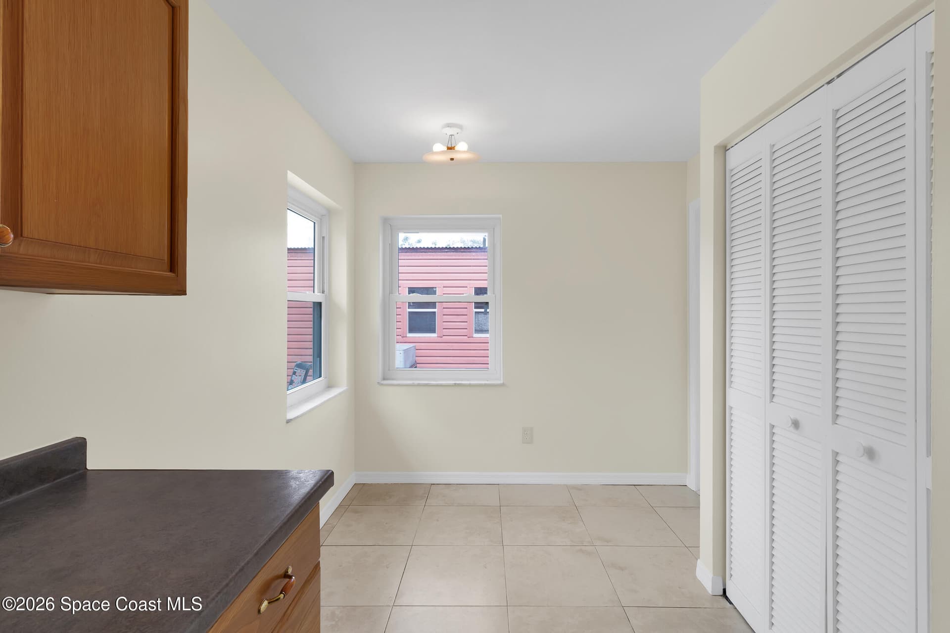 9884 Pine Street photo 16