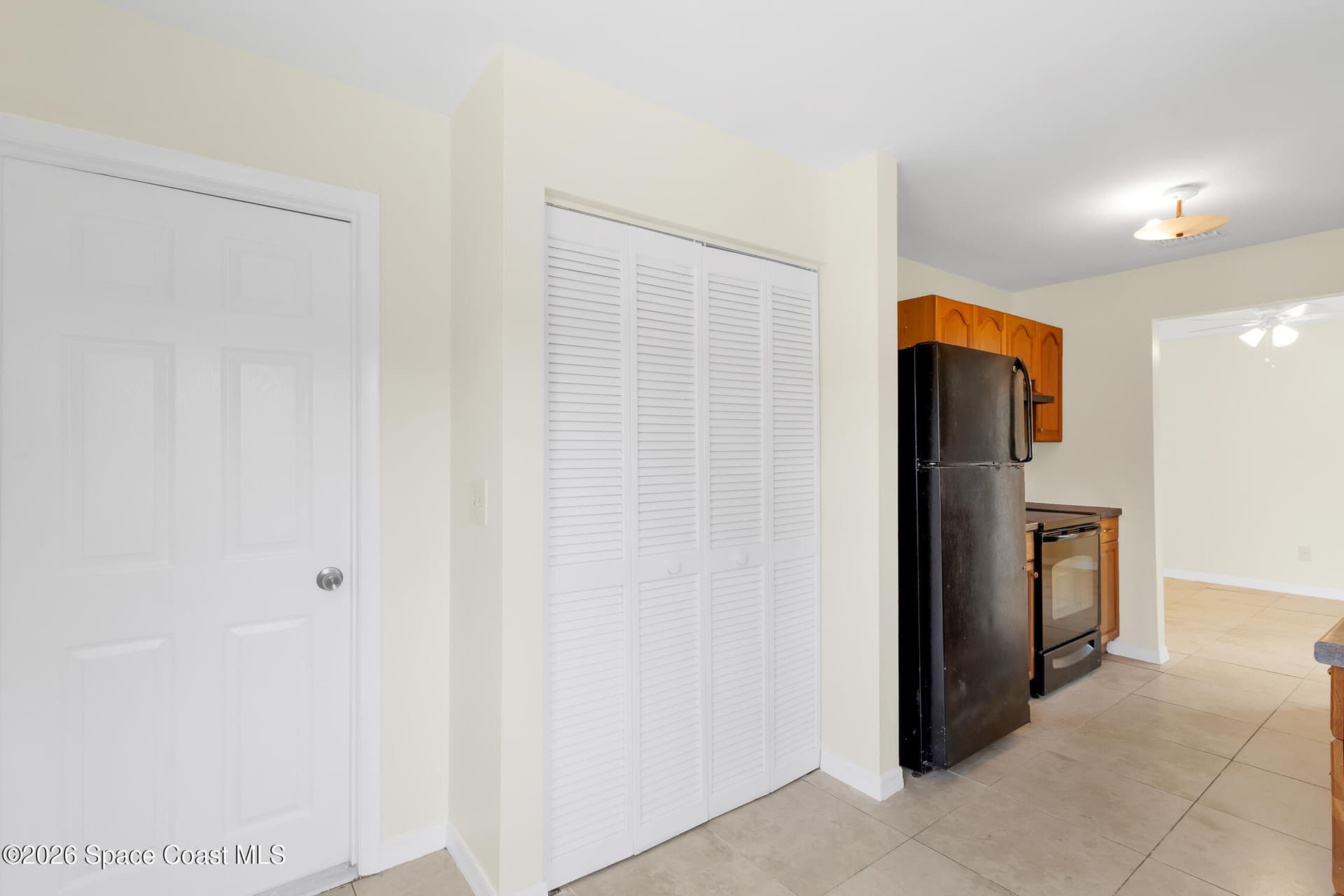 9884 Pine Street photo 17