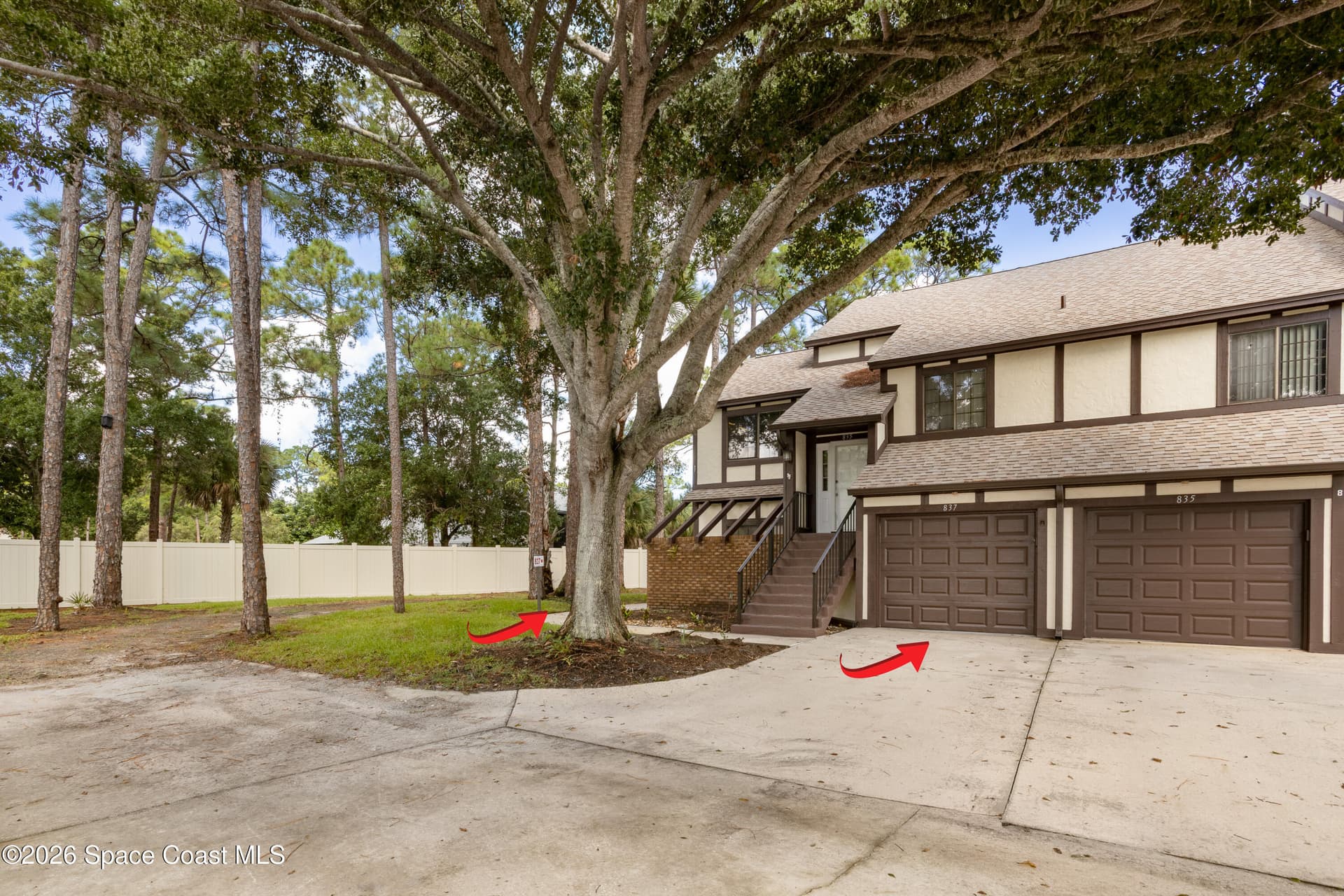 837 Greenwood Manor Circle 8-A photo 2