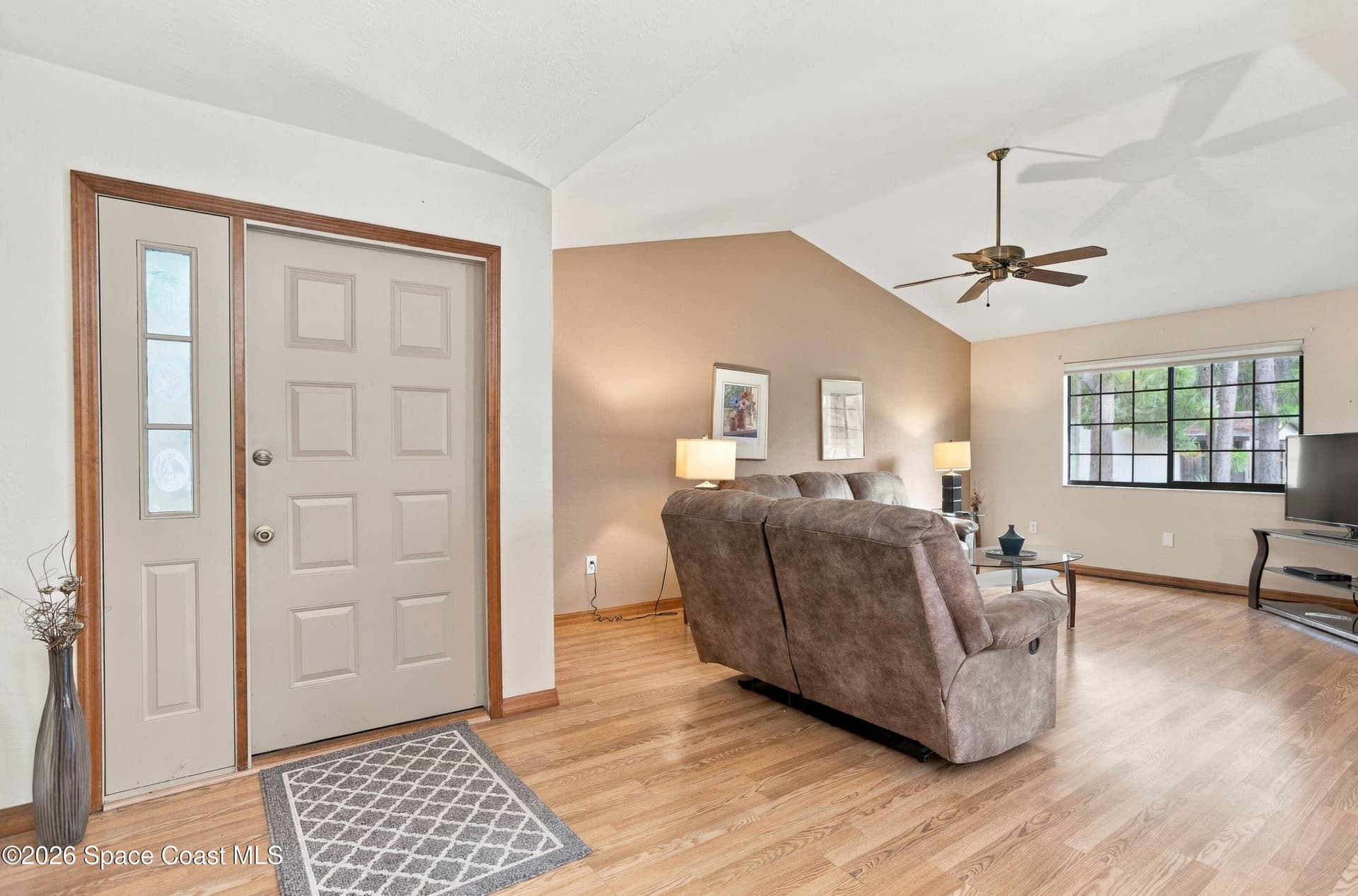 837 Greenwood Manor Circle 8-A photo 4