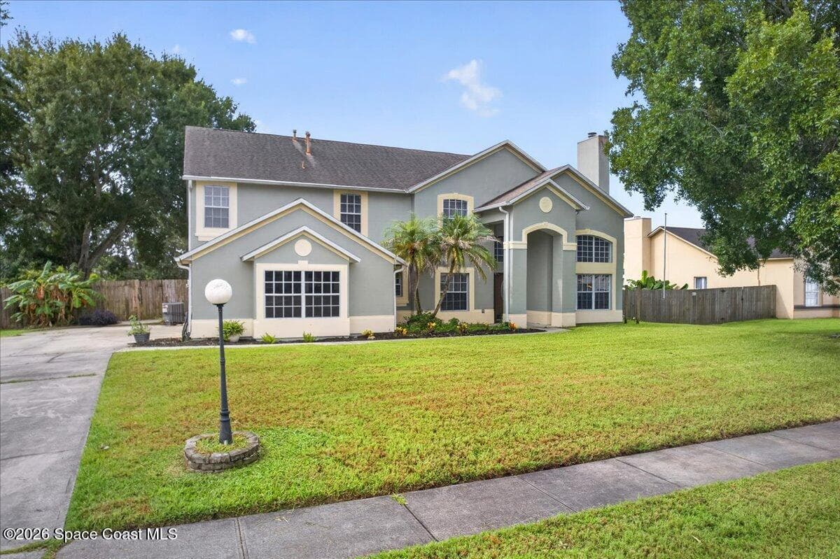 1425 Victoria Boulevard photo 1