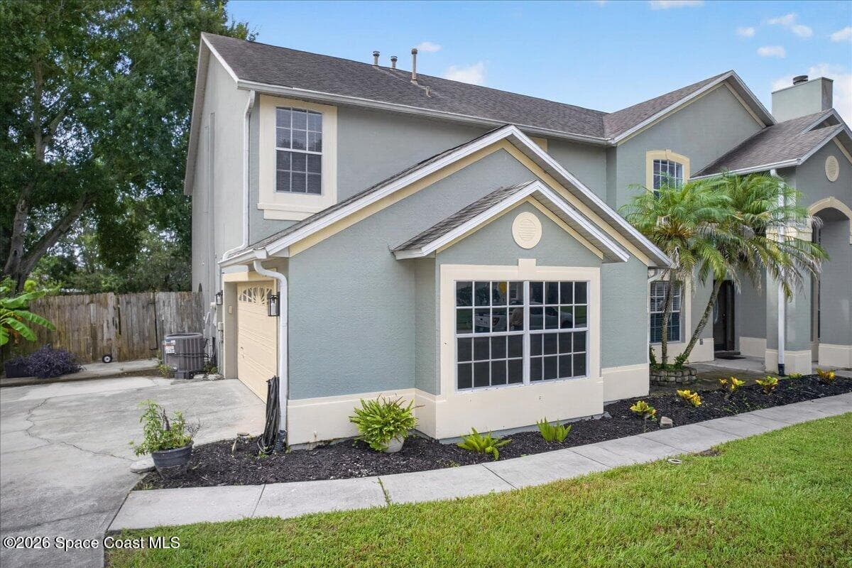 1425 Victoria Boulevard photo 3