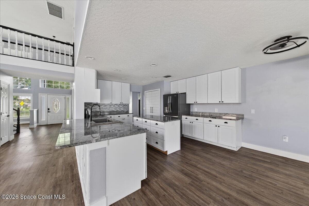 1425 Victoria Boulevard photo 21